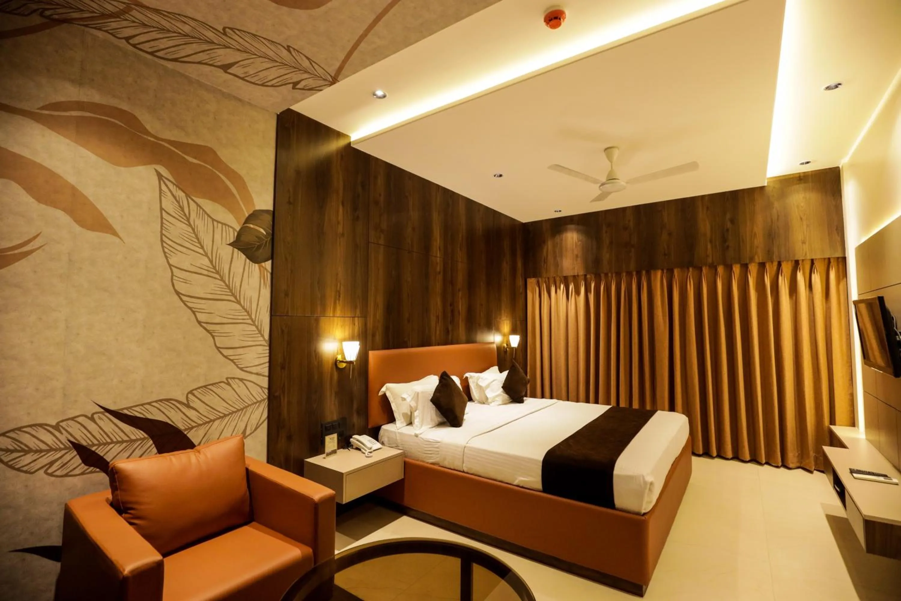 Bedroom, Bed in Hotel Atithi, Aurangabad