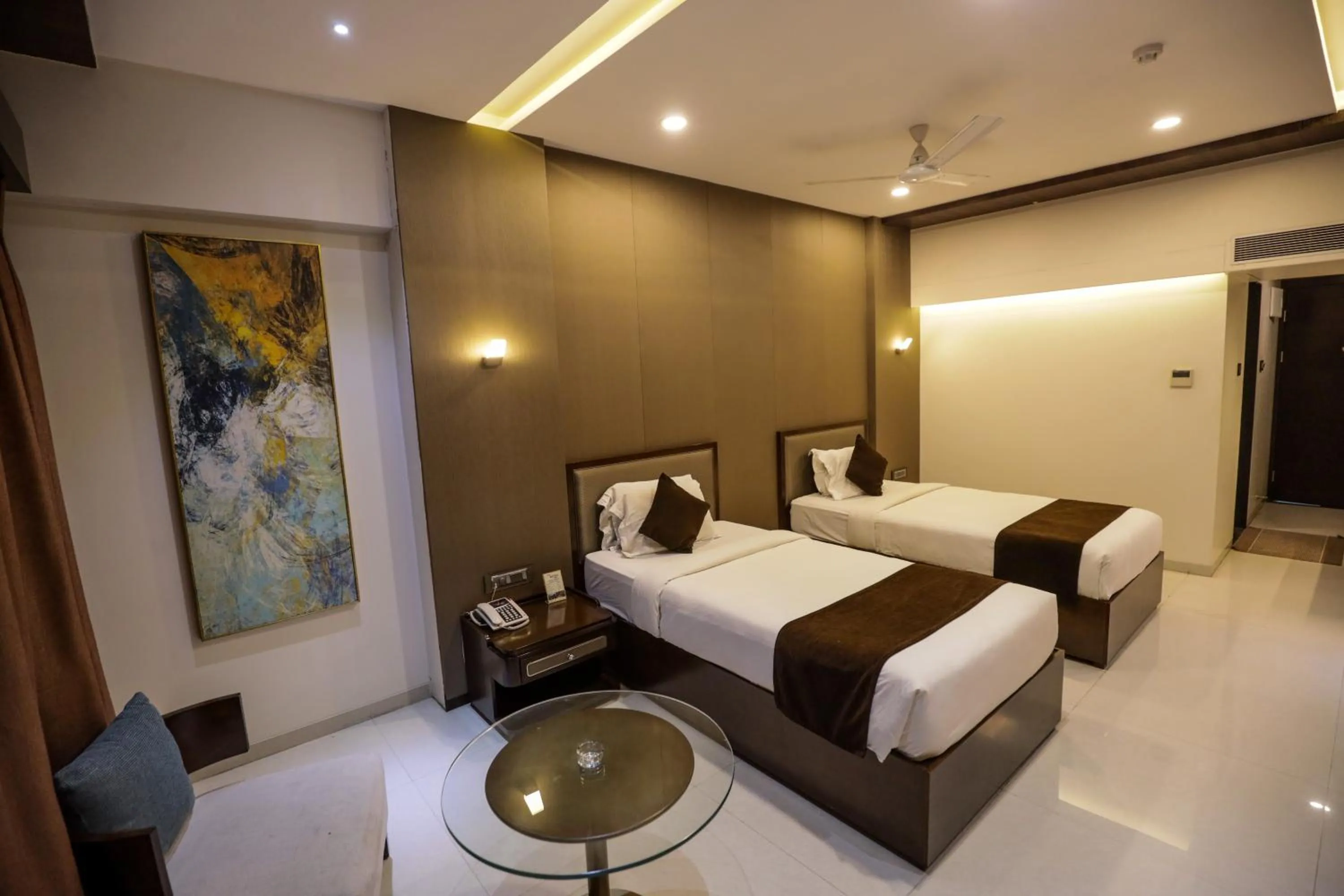 Property building, Bed in Hotel Atithi, Aurangabad