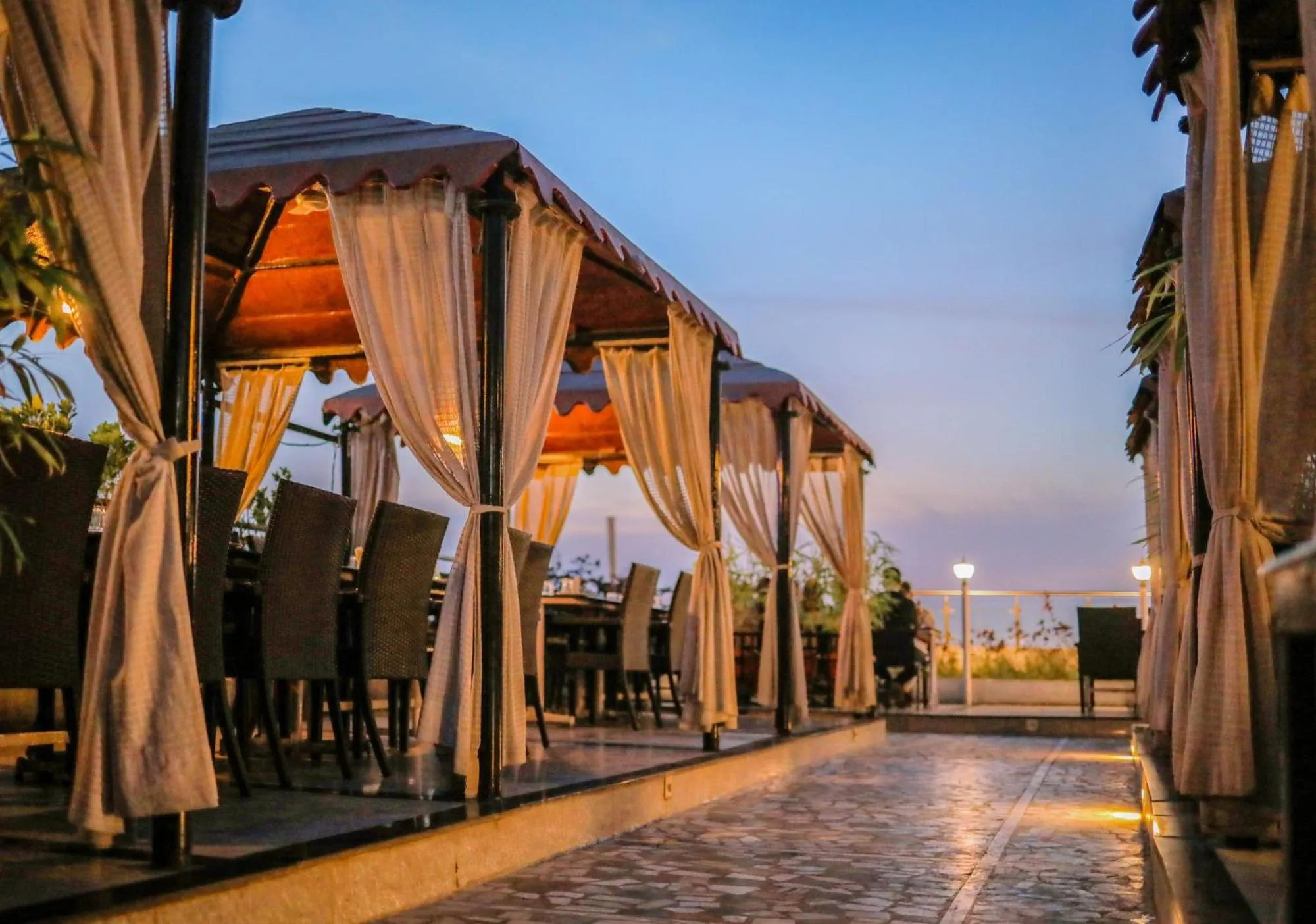 Dining area in Hotel Atithi, Aurangabad