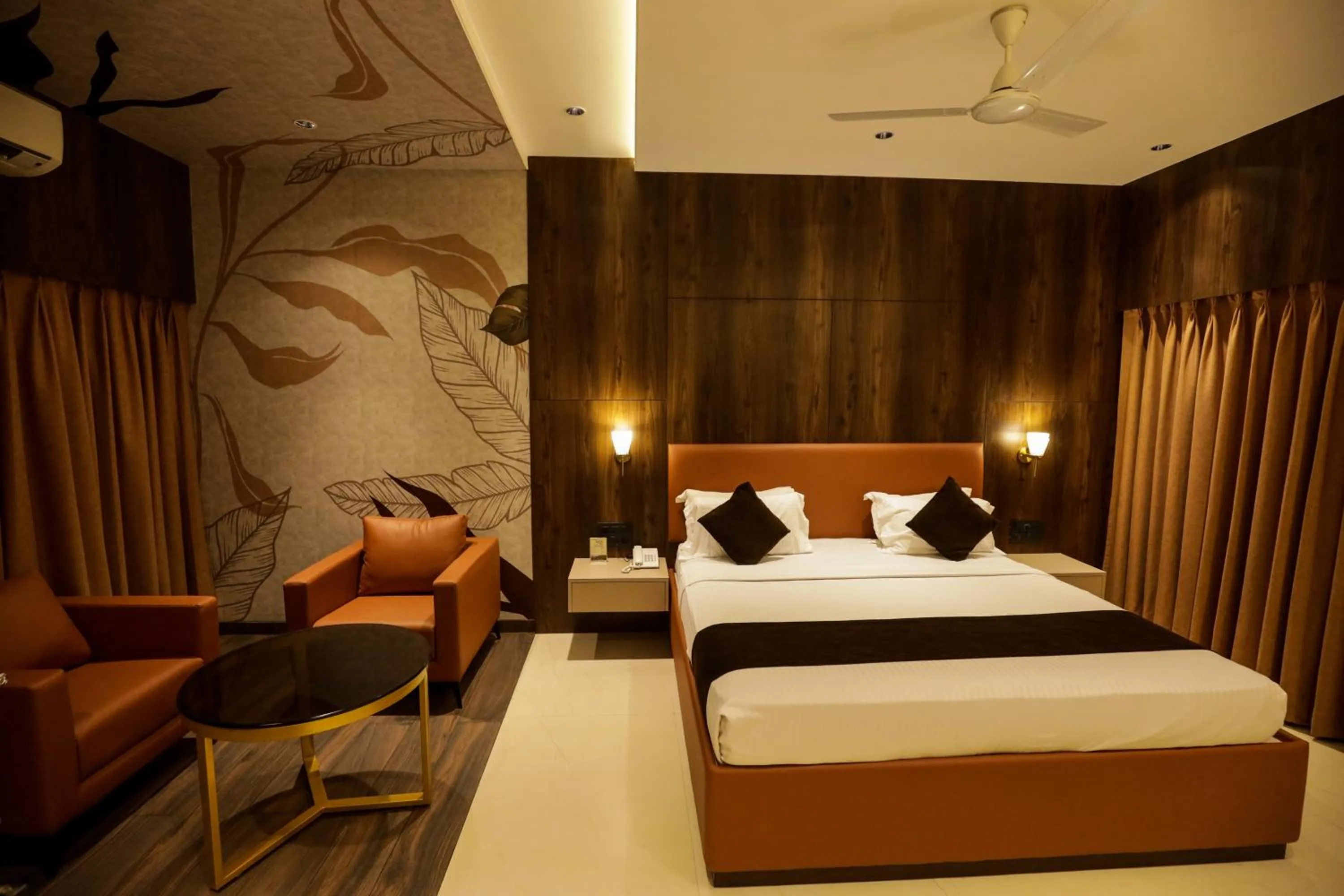 Bedroom, Bed in Hotel Atithi, Aurangabad