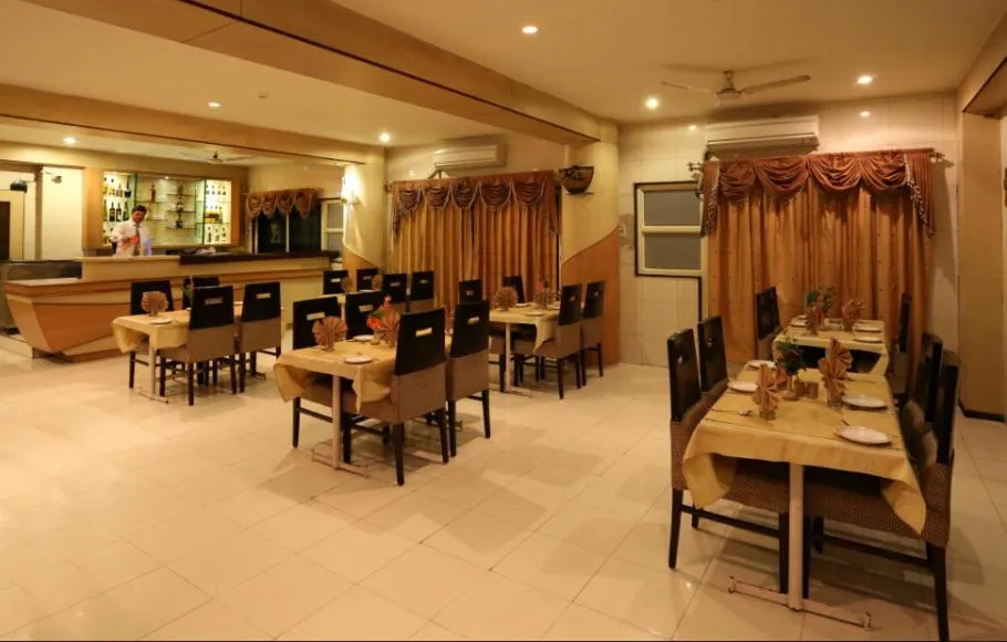 Restaurant/places to eat in Hotel Atithi, Aurangabad