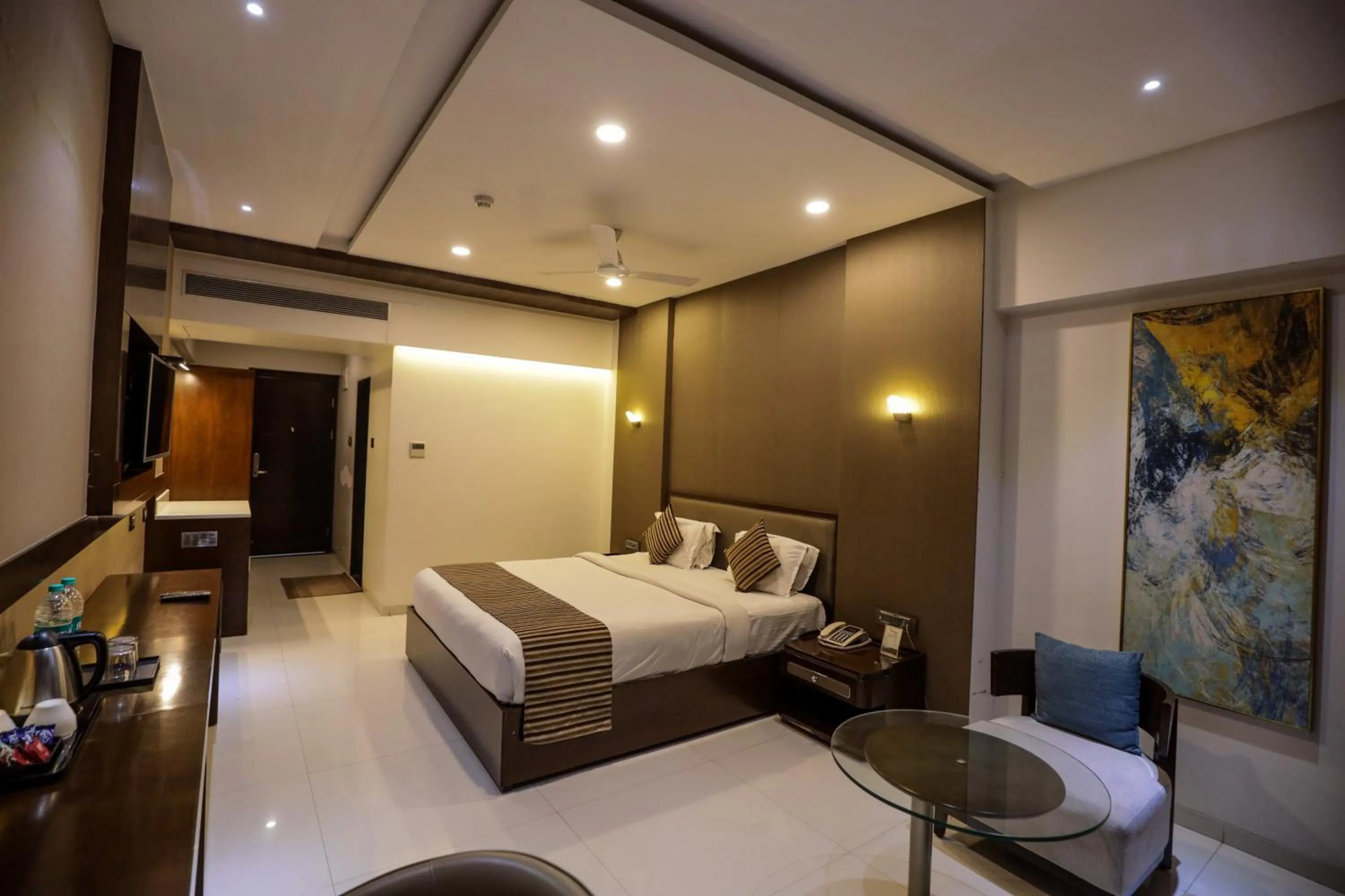 Property building, Bed in Hotel Atithi, Aurangabad