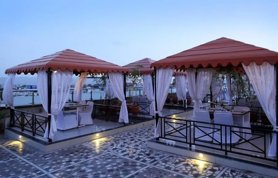 Restaurant/places to eat in Hotel Atithi, Aurangabad