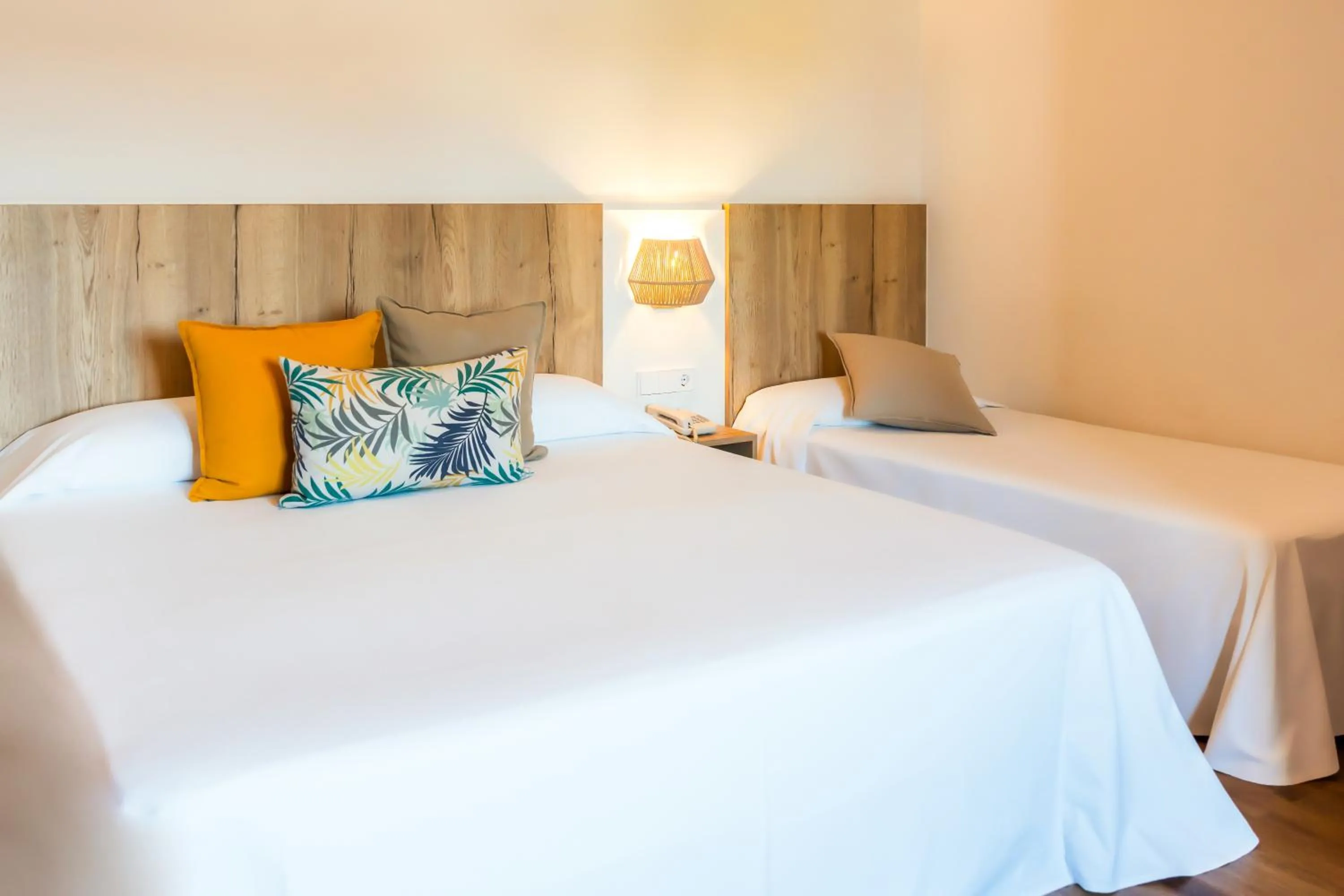 Bed in Hotel Restaurant Bon Retorn