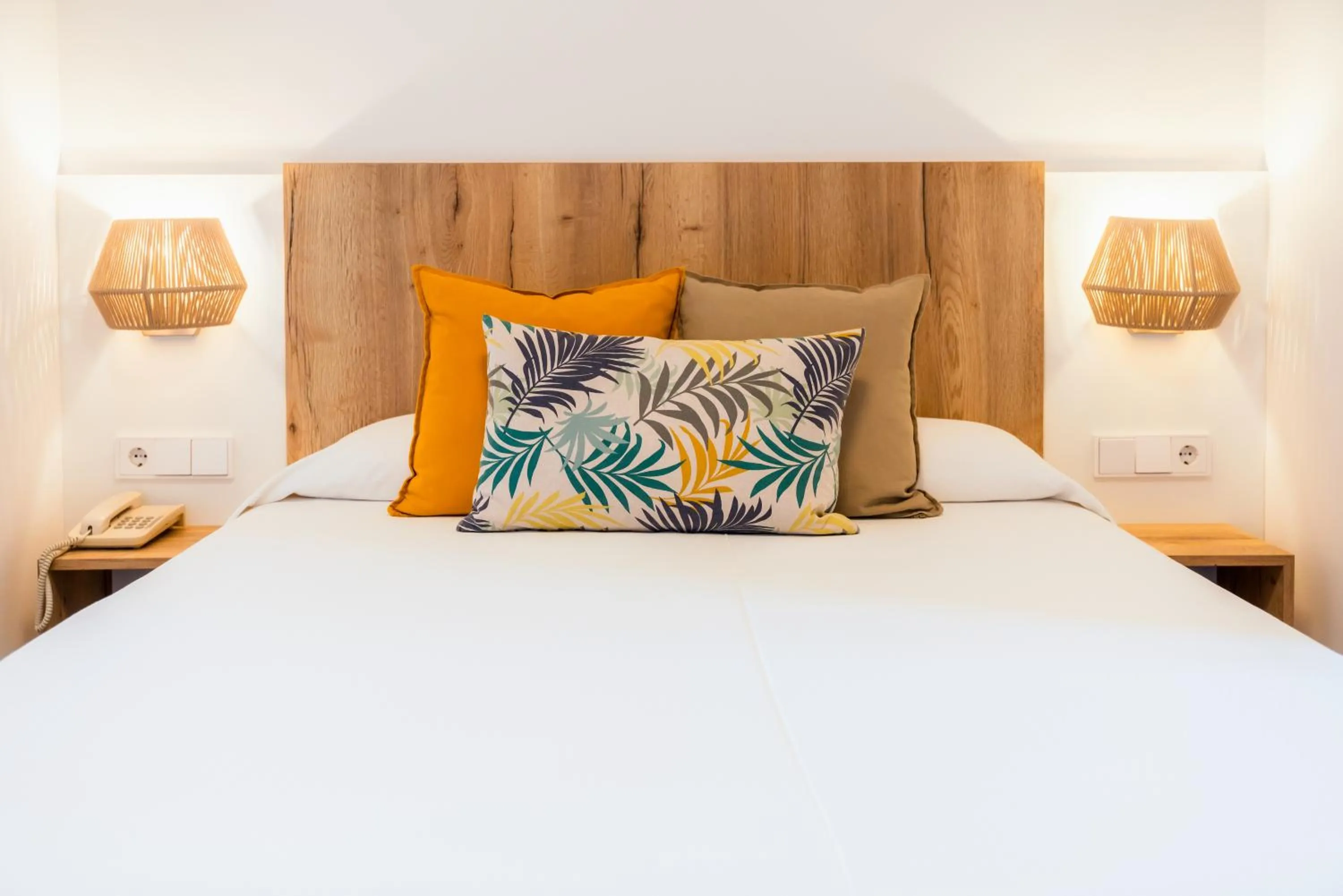 Bed in Hotel Restaurant Bon Retorn