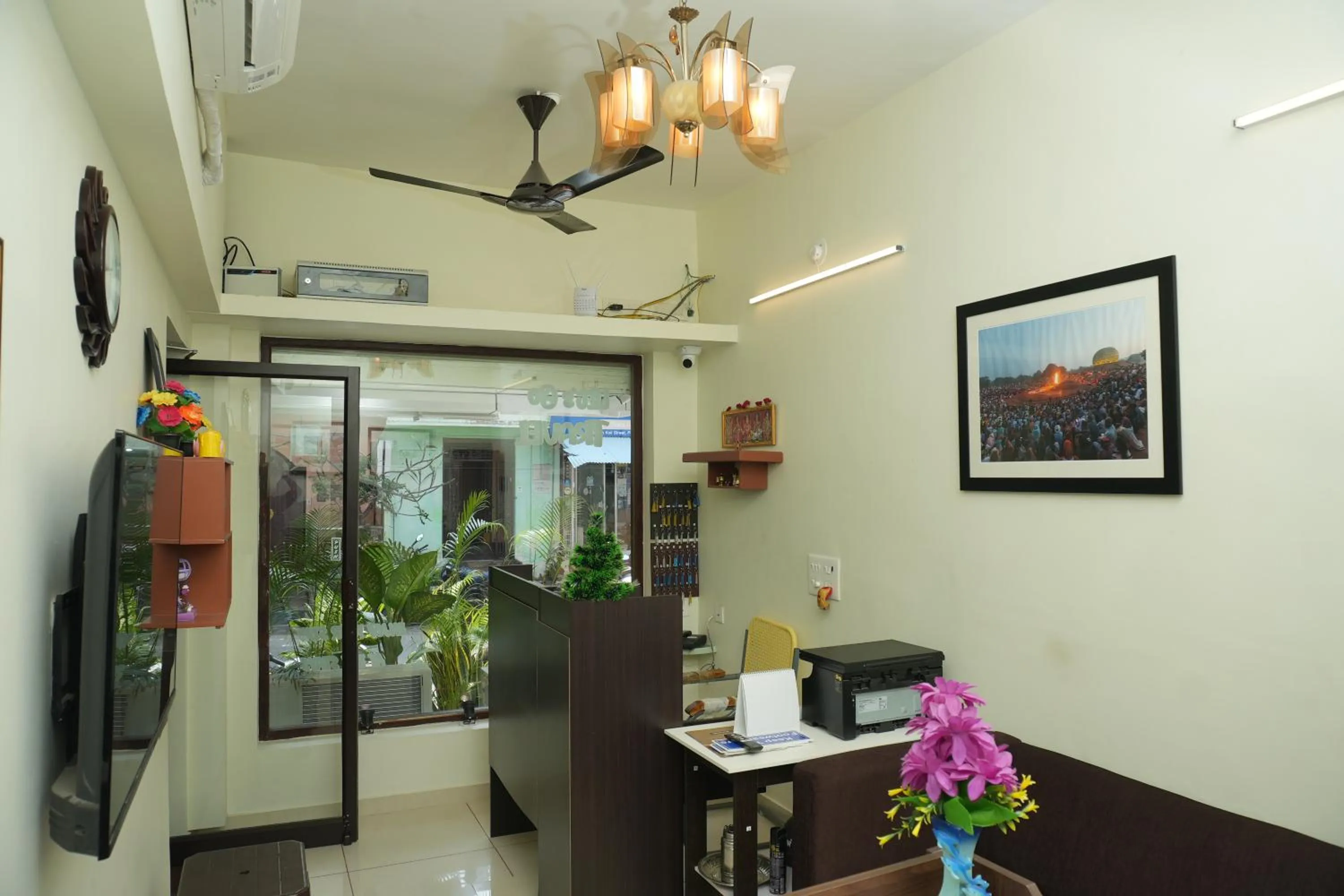 Lobby or reception in Bay Stays near white town