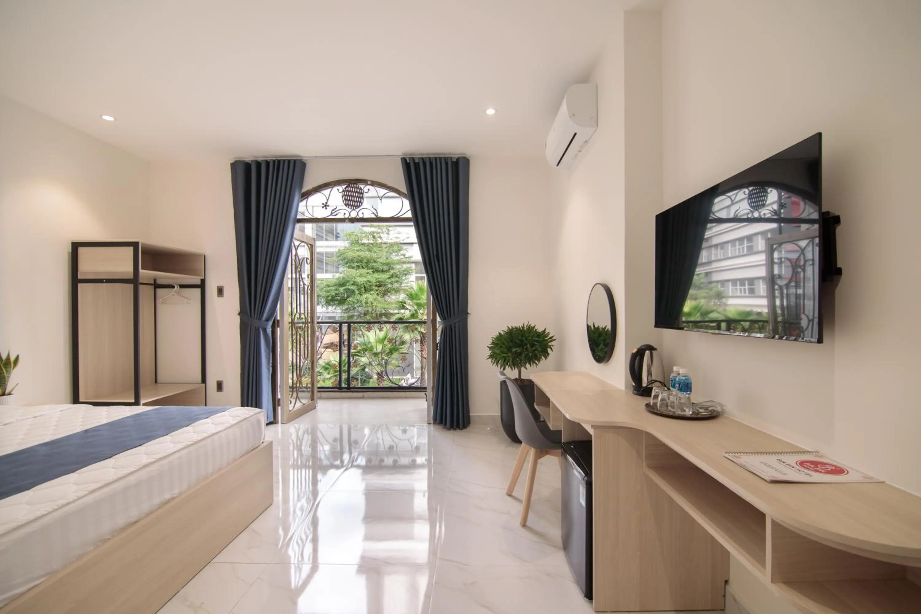 Property building, Bed in Bin Bin Hotel 8 - Near Sunrise City