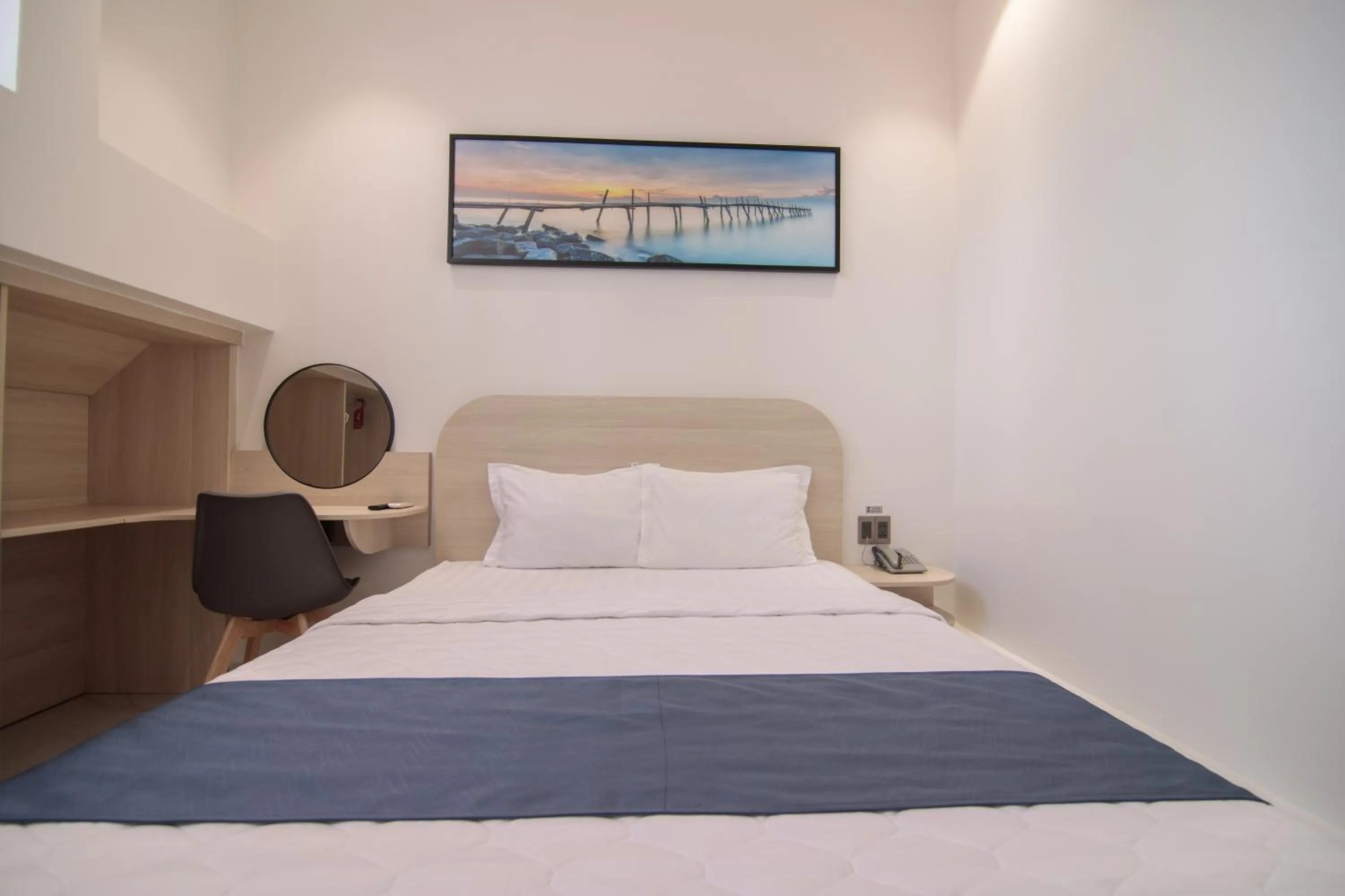 Property building, Bed in Bin Bin Hotel 8 - Near Sunrise City