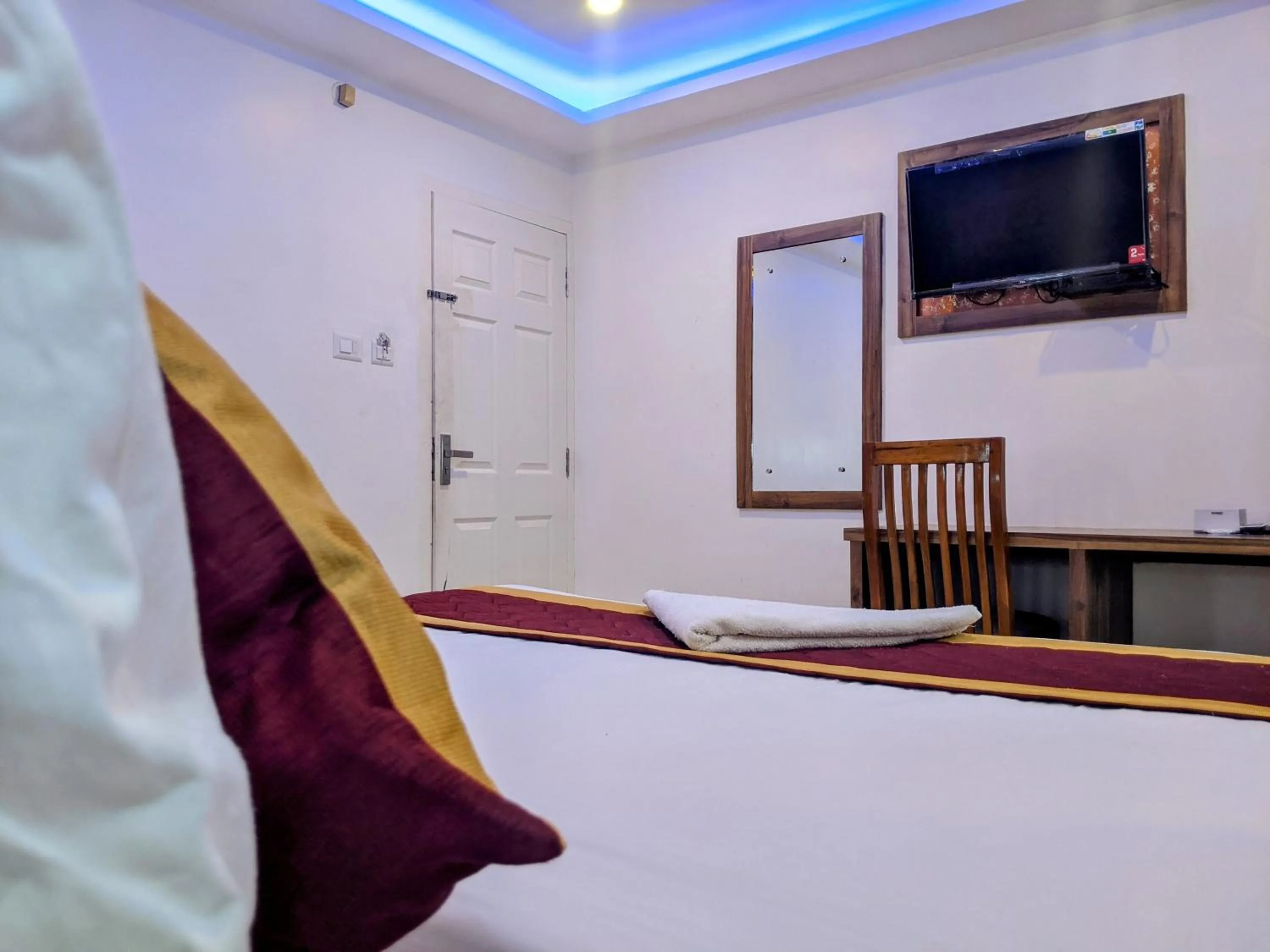 Bed in Hotel Feathers