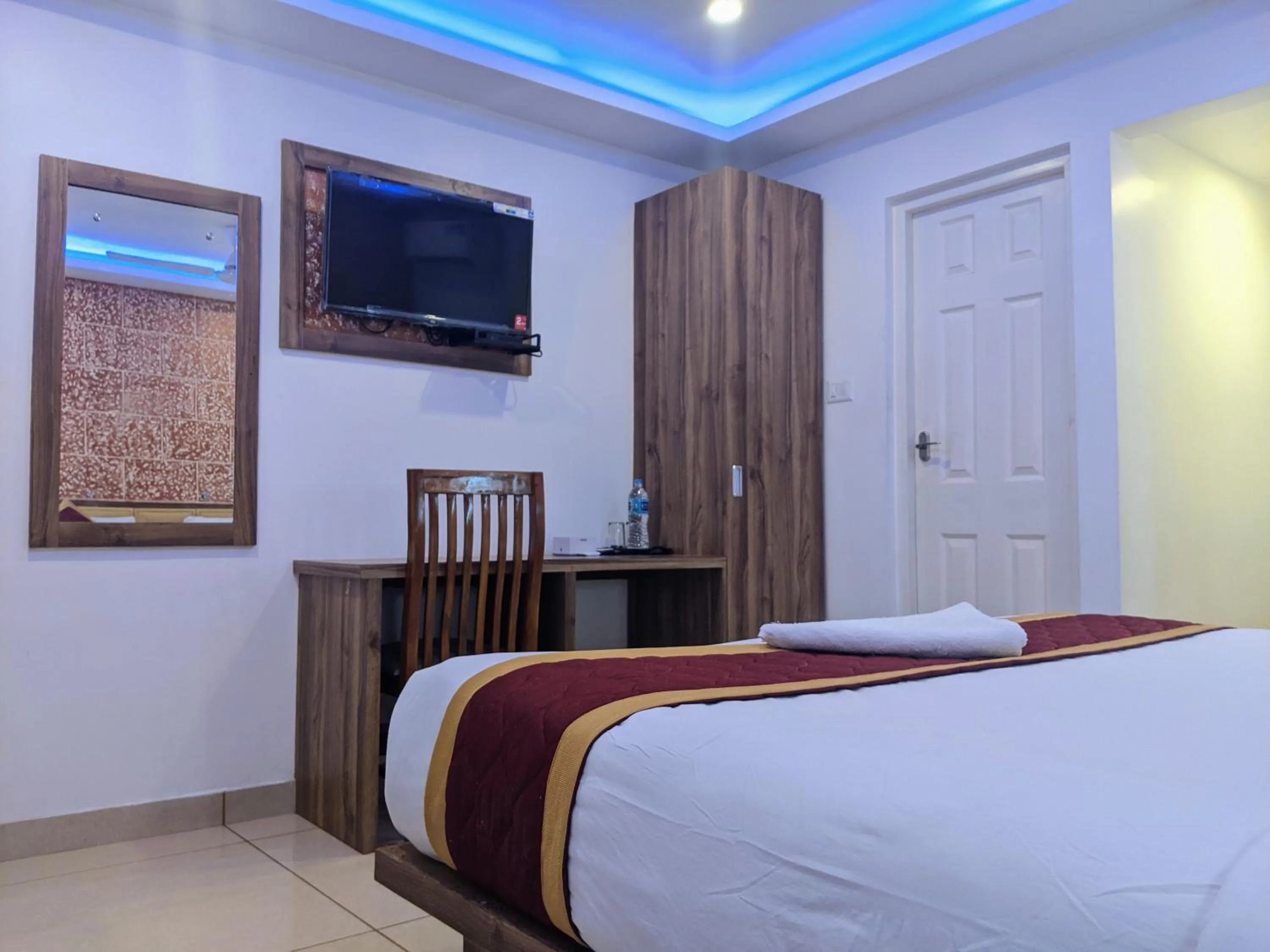 Bed in Hotel Feathers