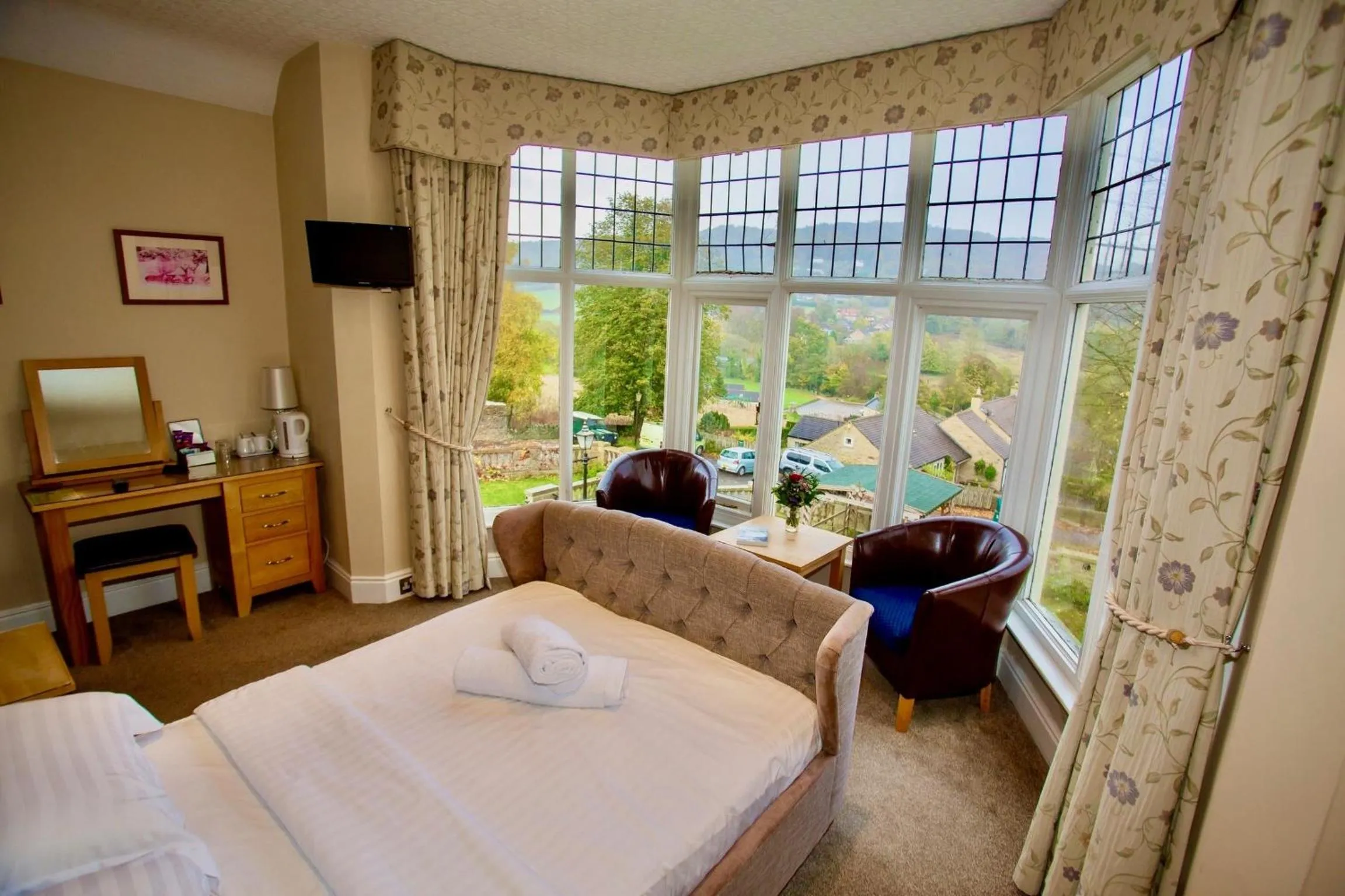 Bedroom in Sir William Hotel