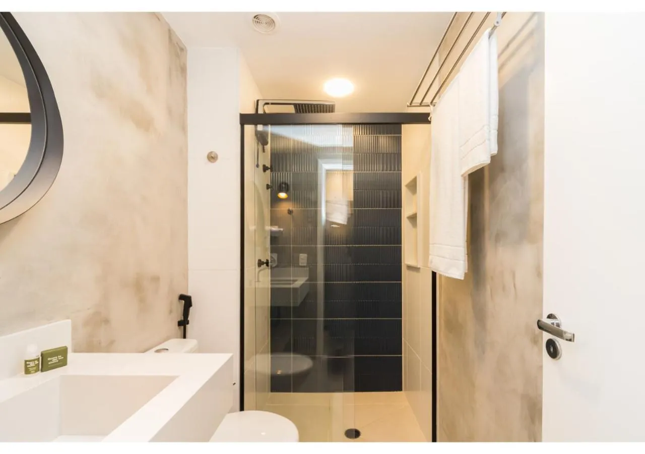 Shower in Smart Charlie Mobi Pinheiros