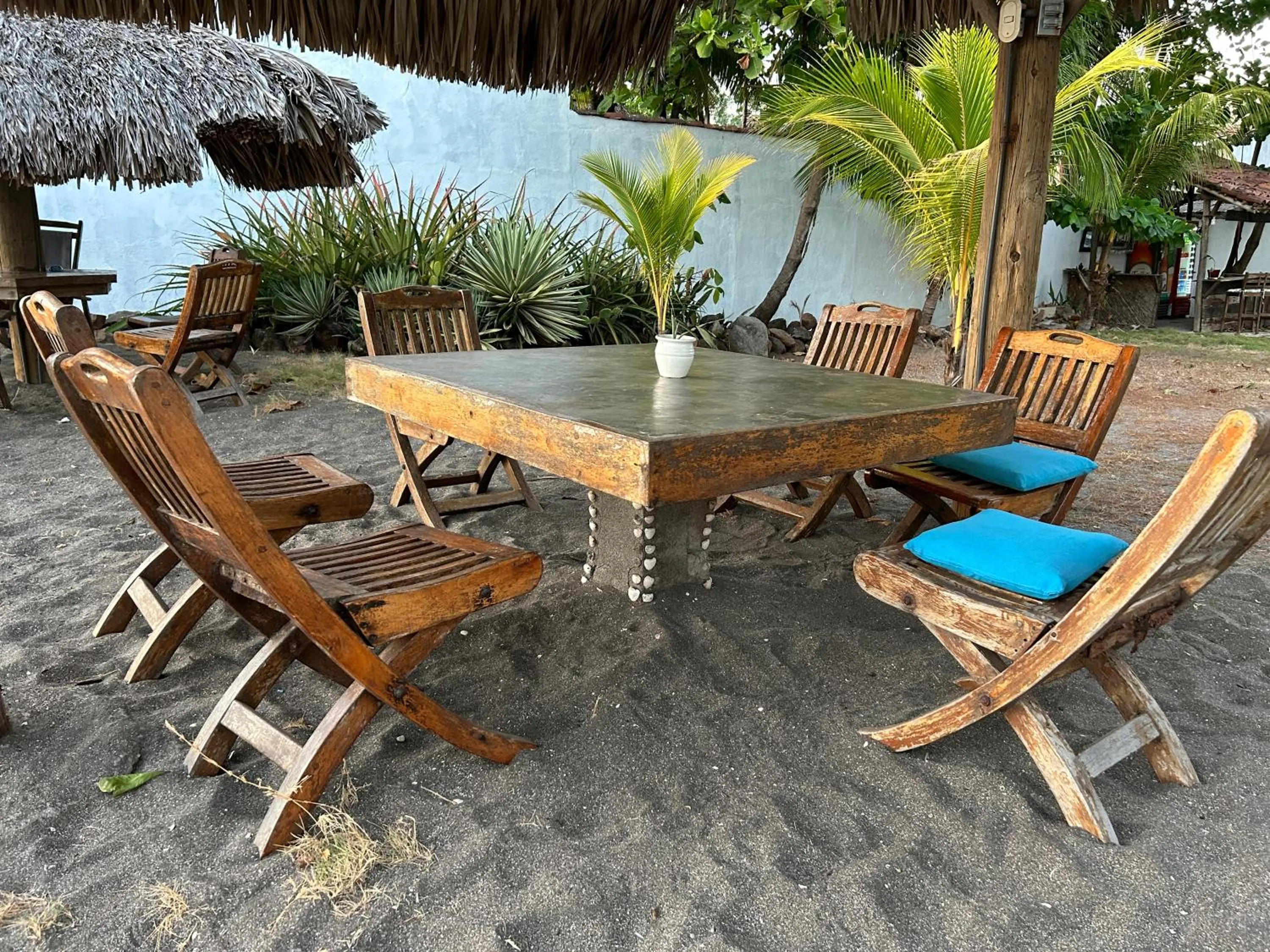Restaurant/places to eat in Hotel Tranquilo