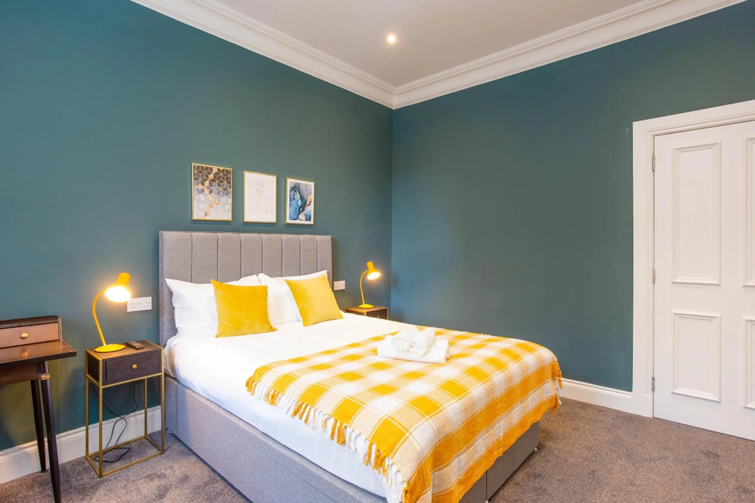 Bedroom in Royal 2bed apartment City Center