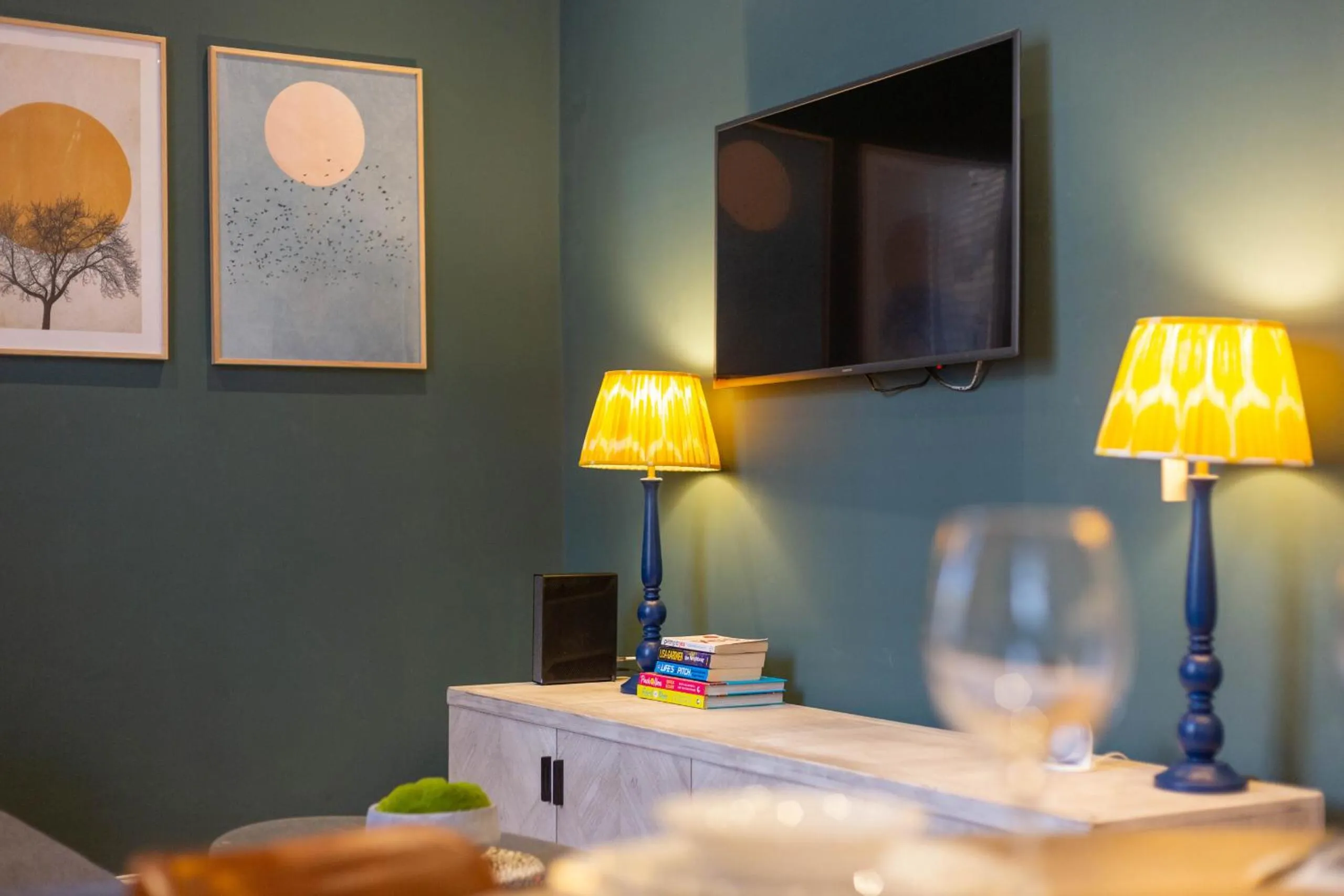 Bedroom in Royal 2bed apartment City Center