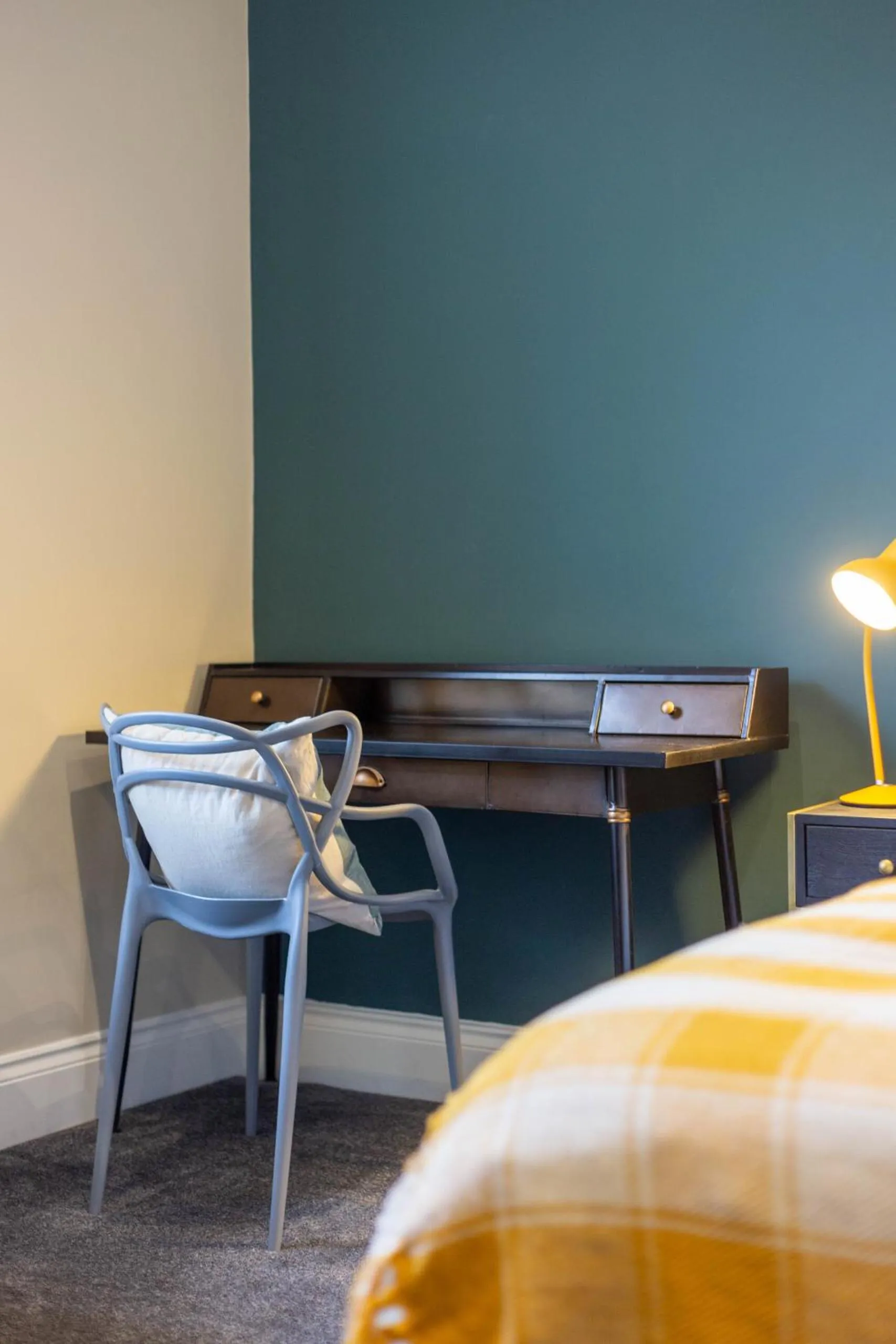 Bedroom in Royal 2bed apartment City Center