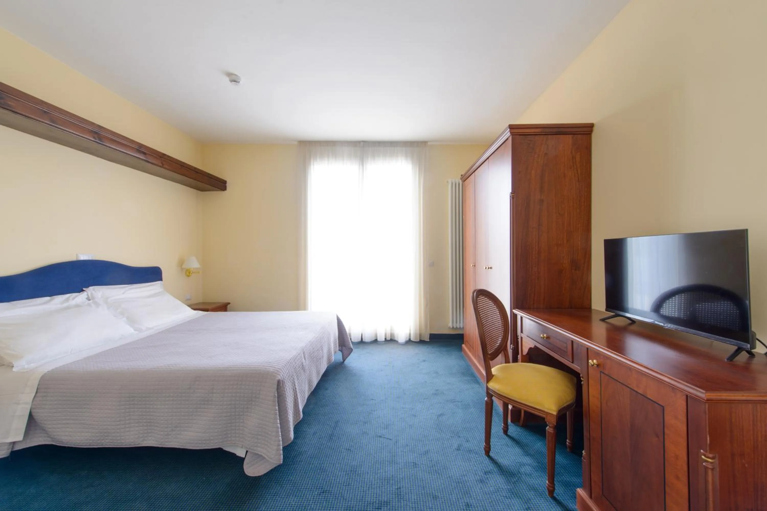 Bedroom, Bed in Palace Hotel Domus Mea Riccione