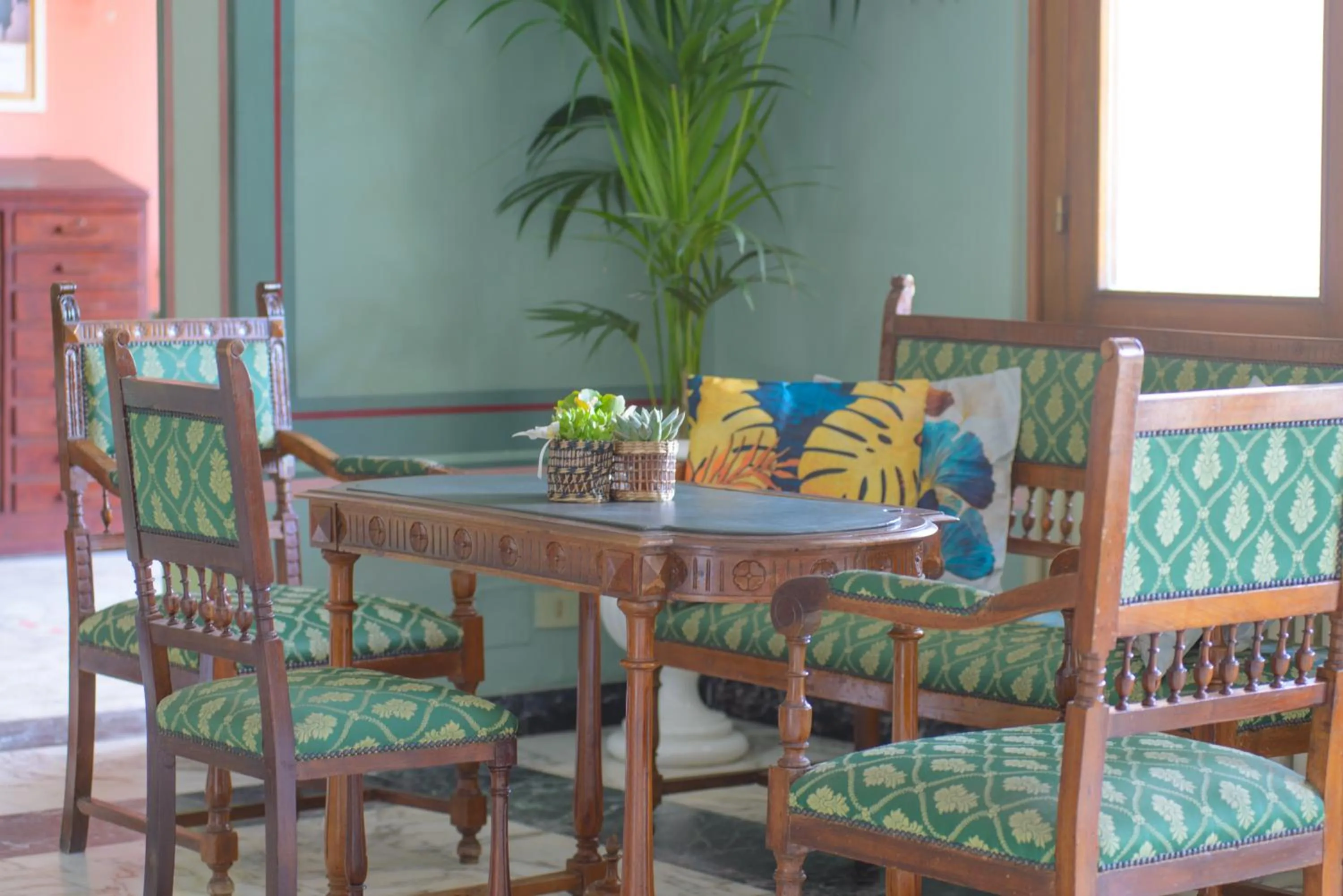 Living room in Palace Hotel Domus Mea Riccione