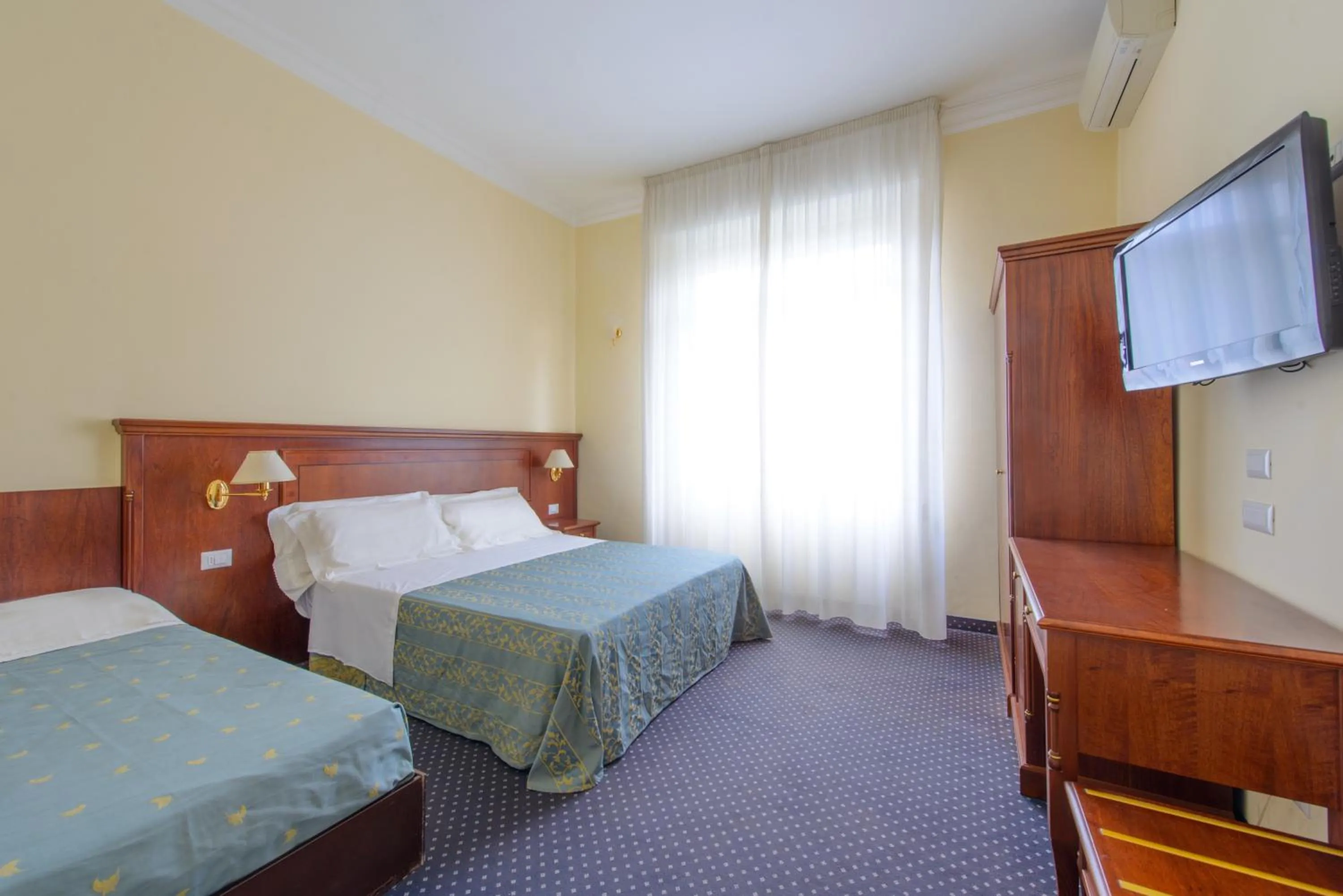 Bedroom, Bed in Palace Hotel Domus Mea Riccione