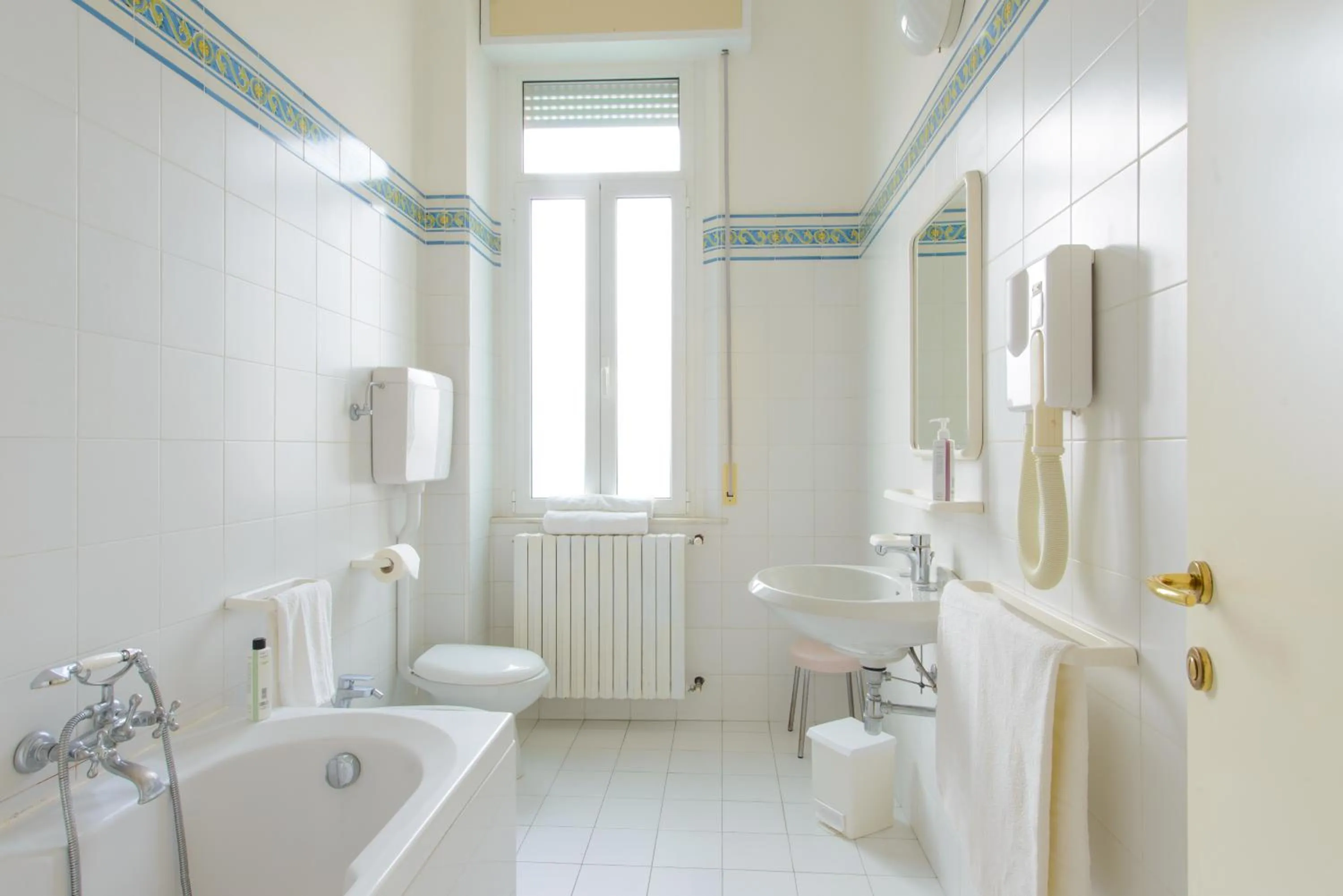 Toilet in Palace Hotel Domus Mea Riccione