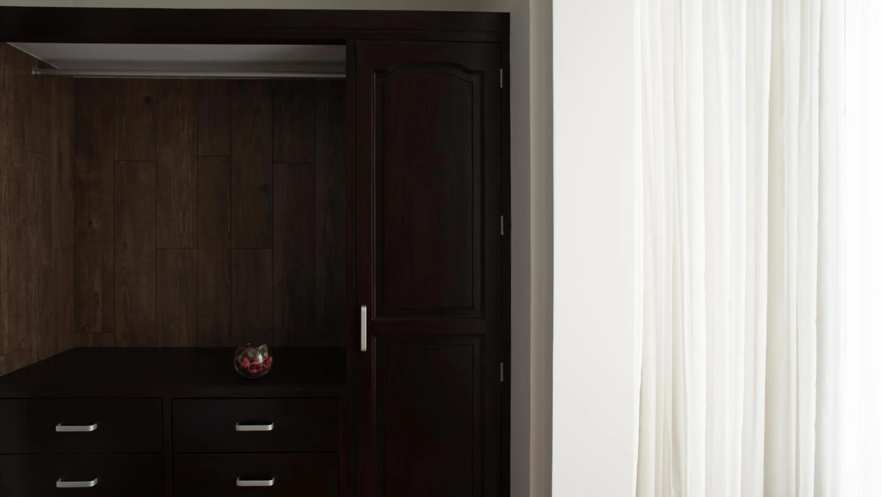 wardrobe in LIMA HOST