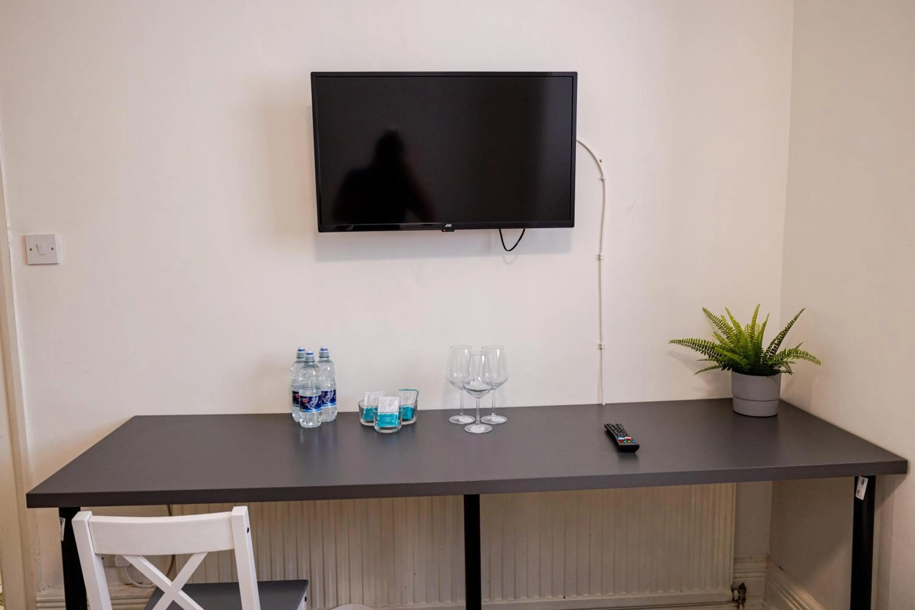 TV and multimedia in Woodford Hotel