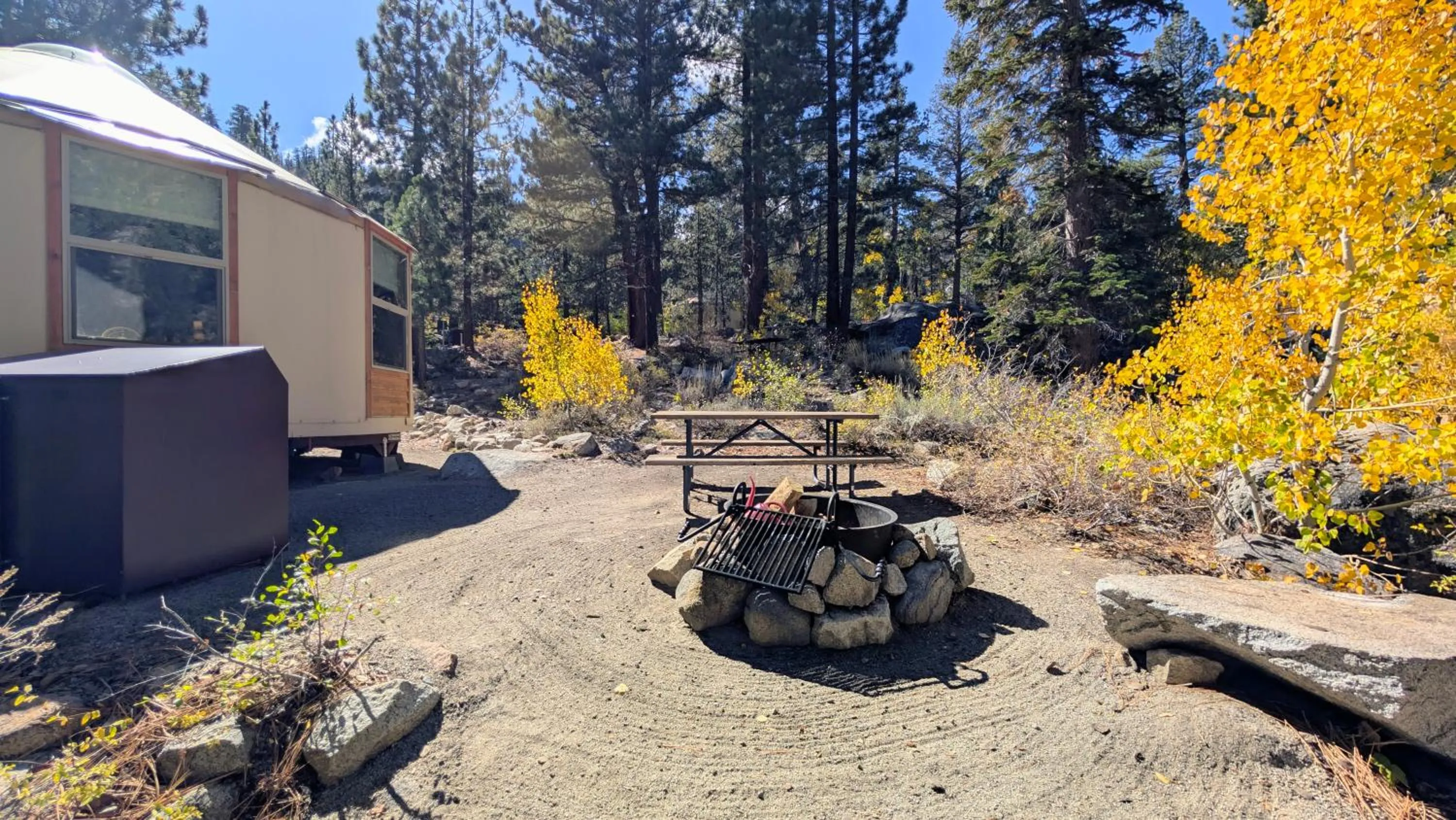 Desolation Hotel Hope Valley