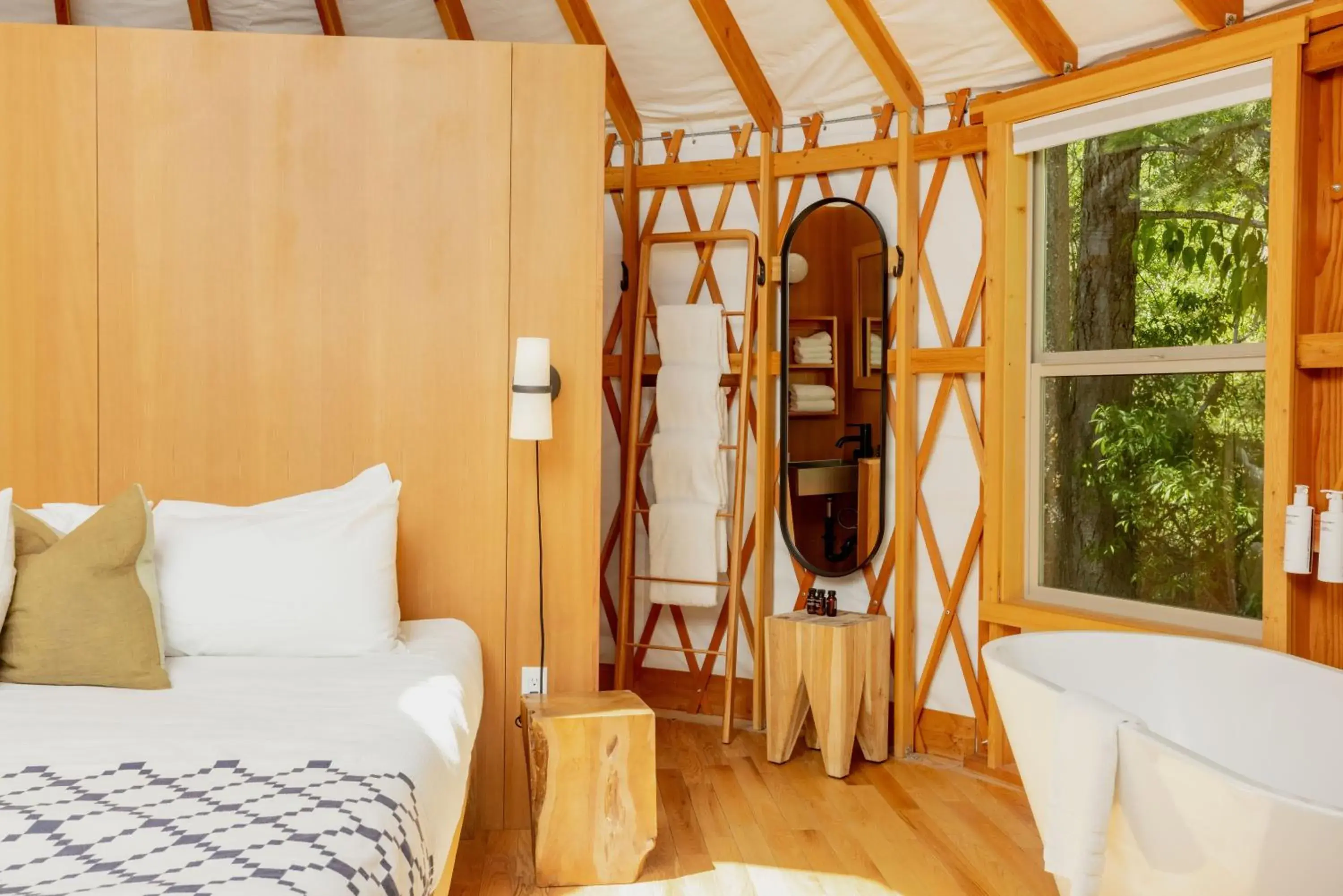 King Studio with Sofa Bed in Desolation Hotel Hope Valley King Studio with Sofa Bed in Desolation Hotel Hope Valley