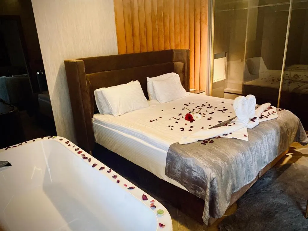 Bedroom in MAD INN HOTEL & SPA