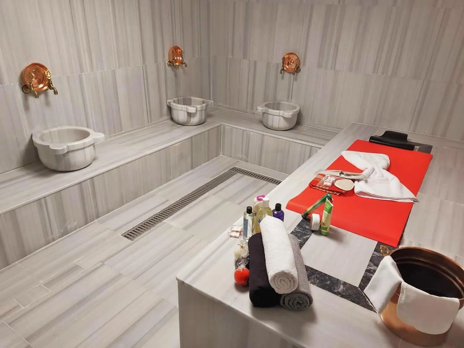 Spa and wellness centre/facilities in MAD INN HOTEL & SPA