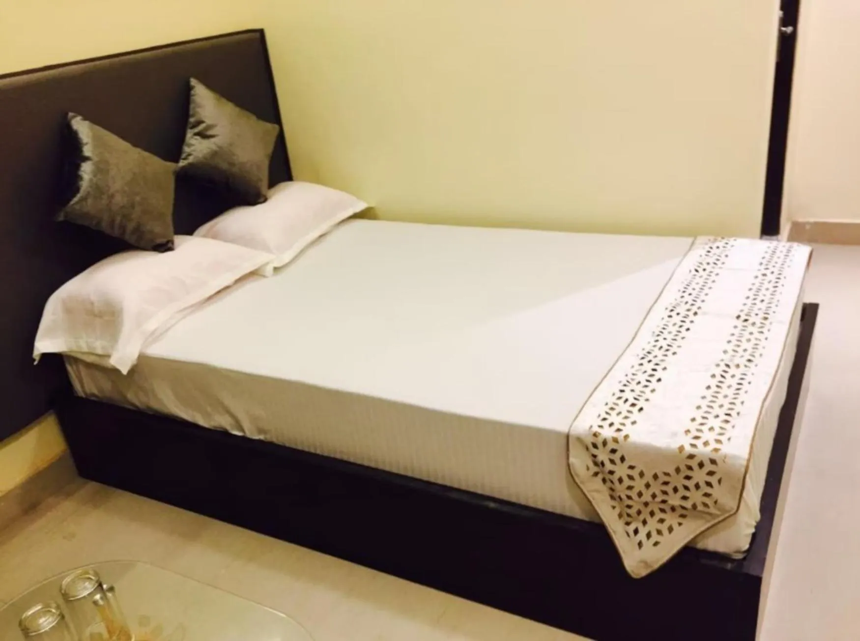 Bed in Hotel Maple Inn, Patna