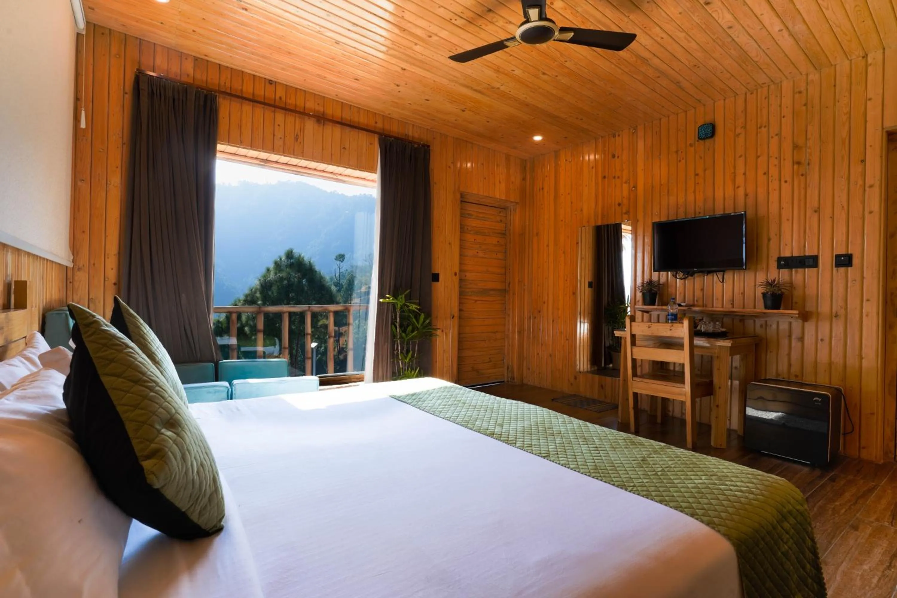 Bedroom, Bed in Hamilton palace