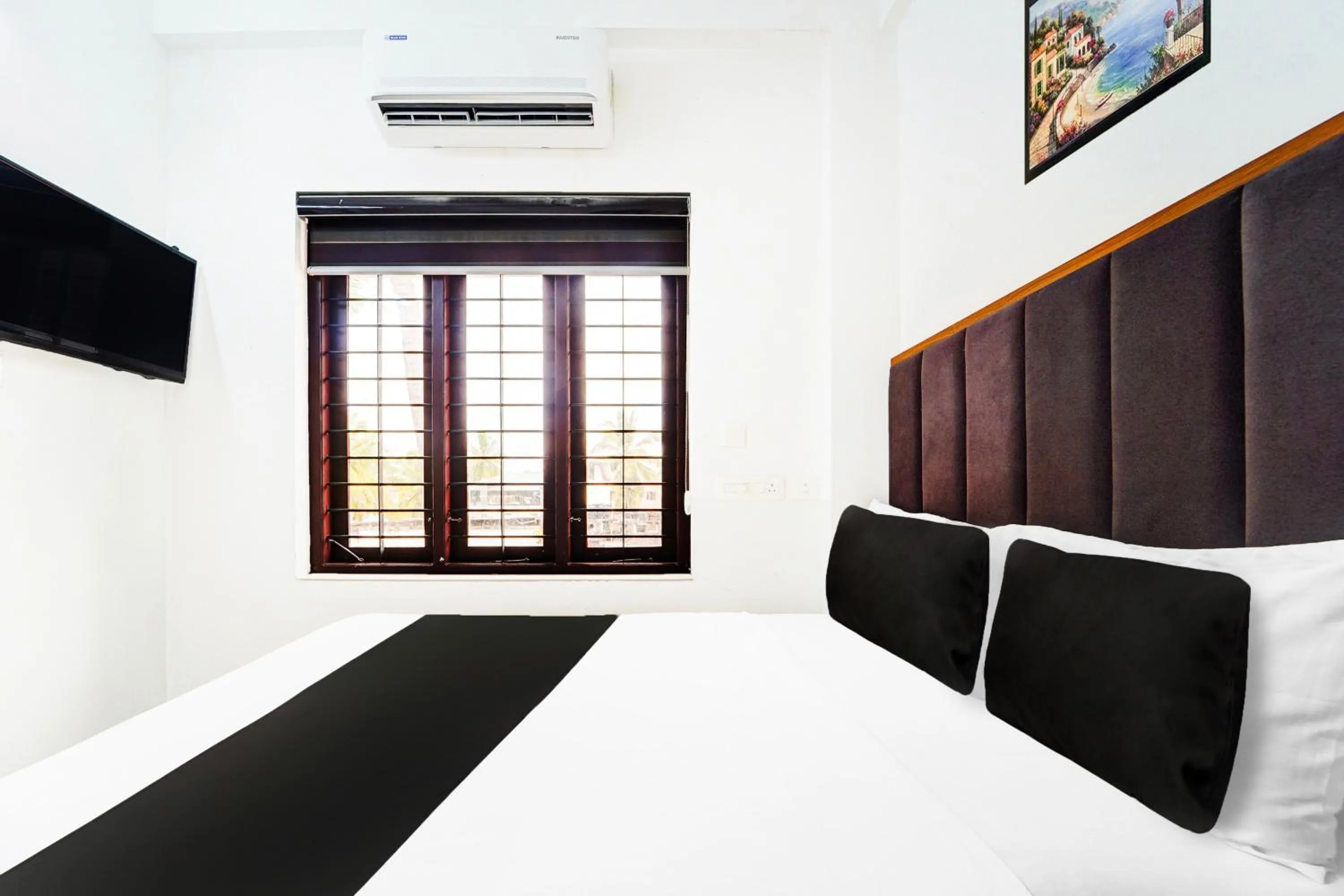 Bedroom, Bed in Hotel O Attukal Near Attakulangara Formerly Remya Residency