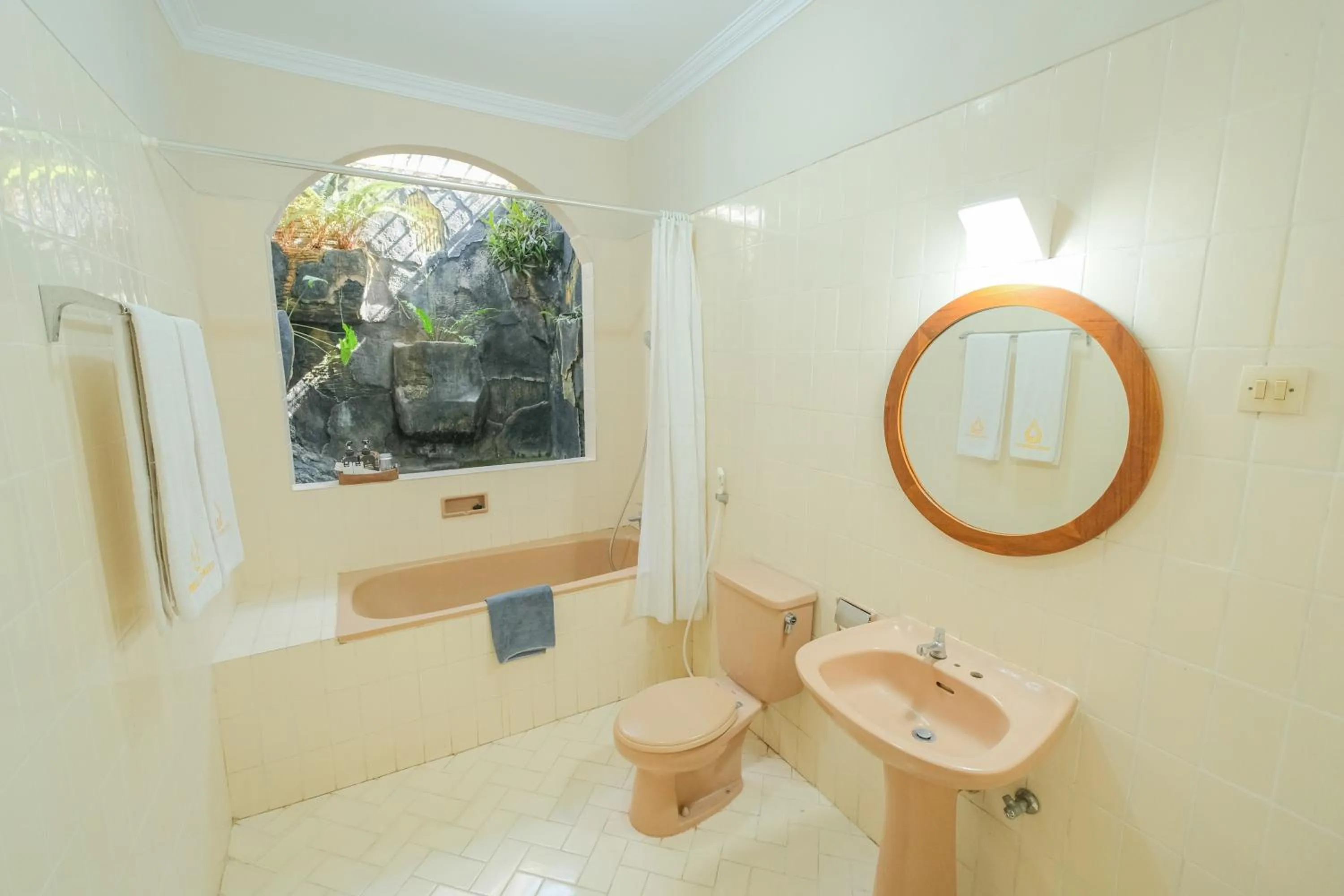 Shower in Royal Brongto Hotel