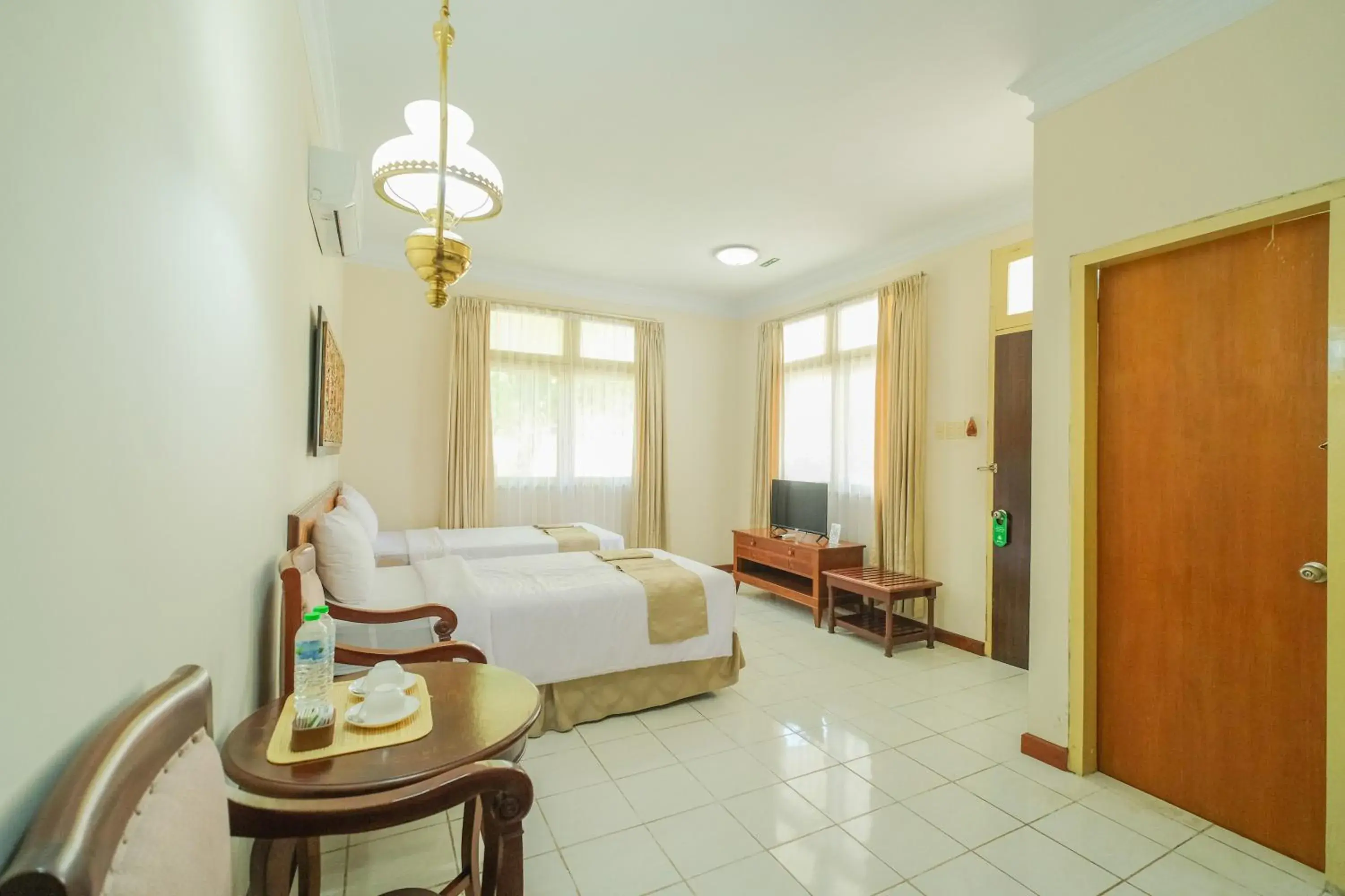 Deluxe Twin Room in Royal Brongto Hotel Deluxe Twin Room in Royal Brongto Hotel