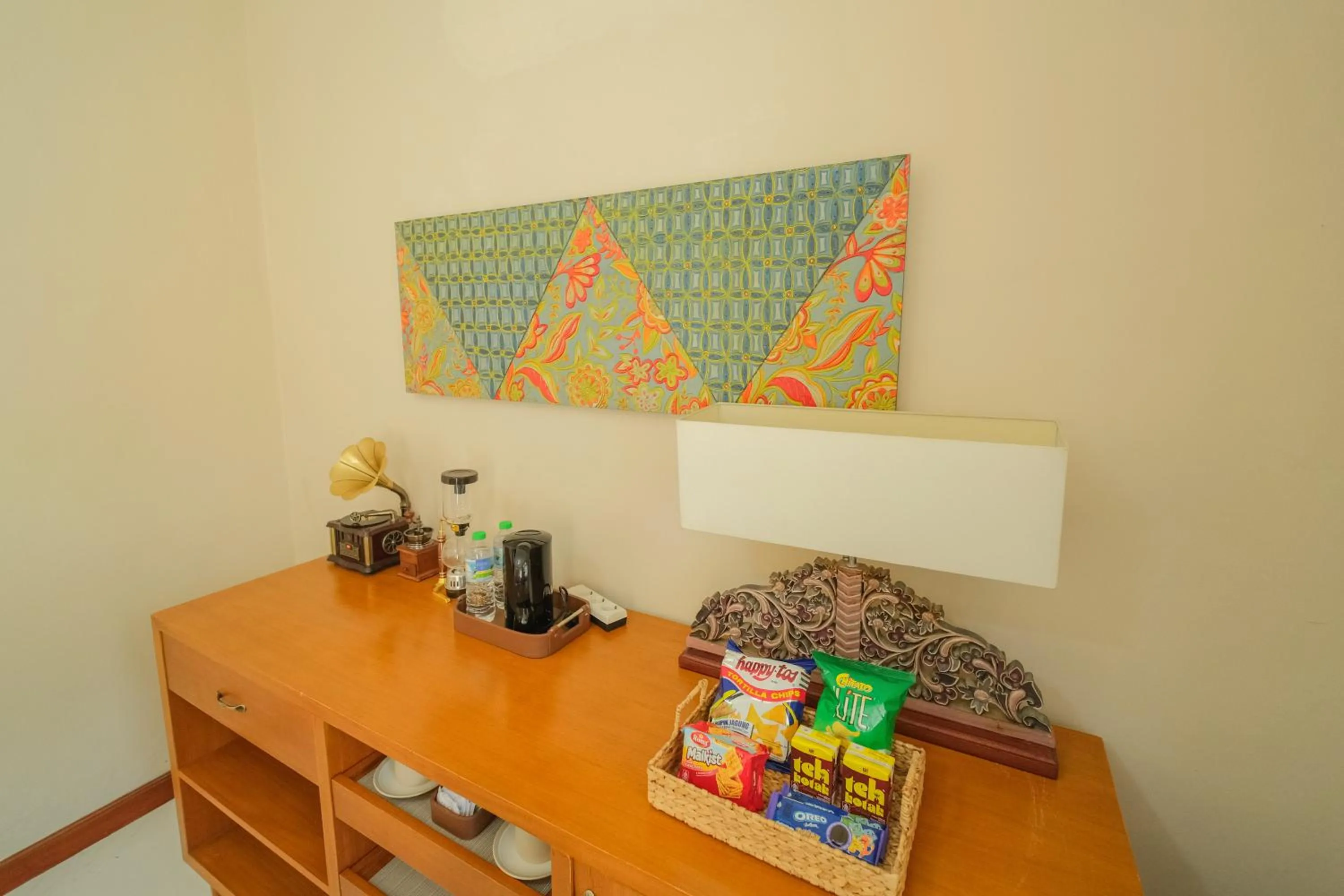 Coffee/tea facilities in Royal Brongto Hotel