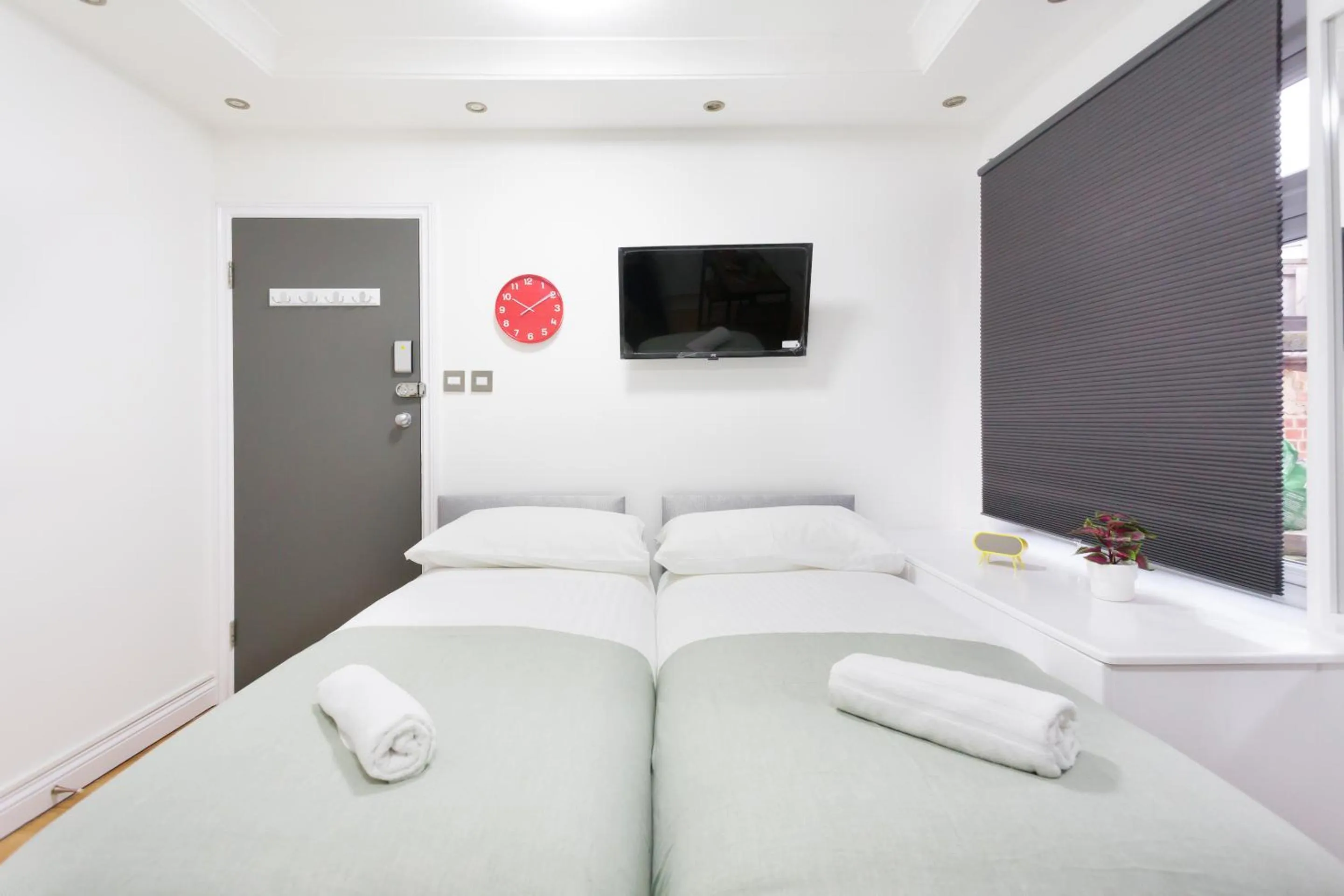 Bedroom, Bed in Studio9 Rooms - Next to Emirates Stadium - Budget Rooms with Shared Bathroom