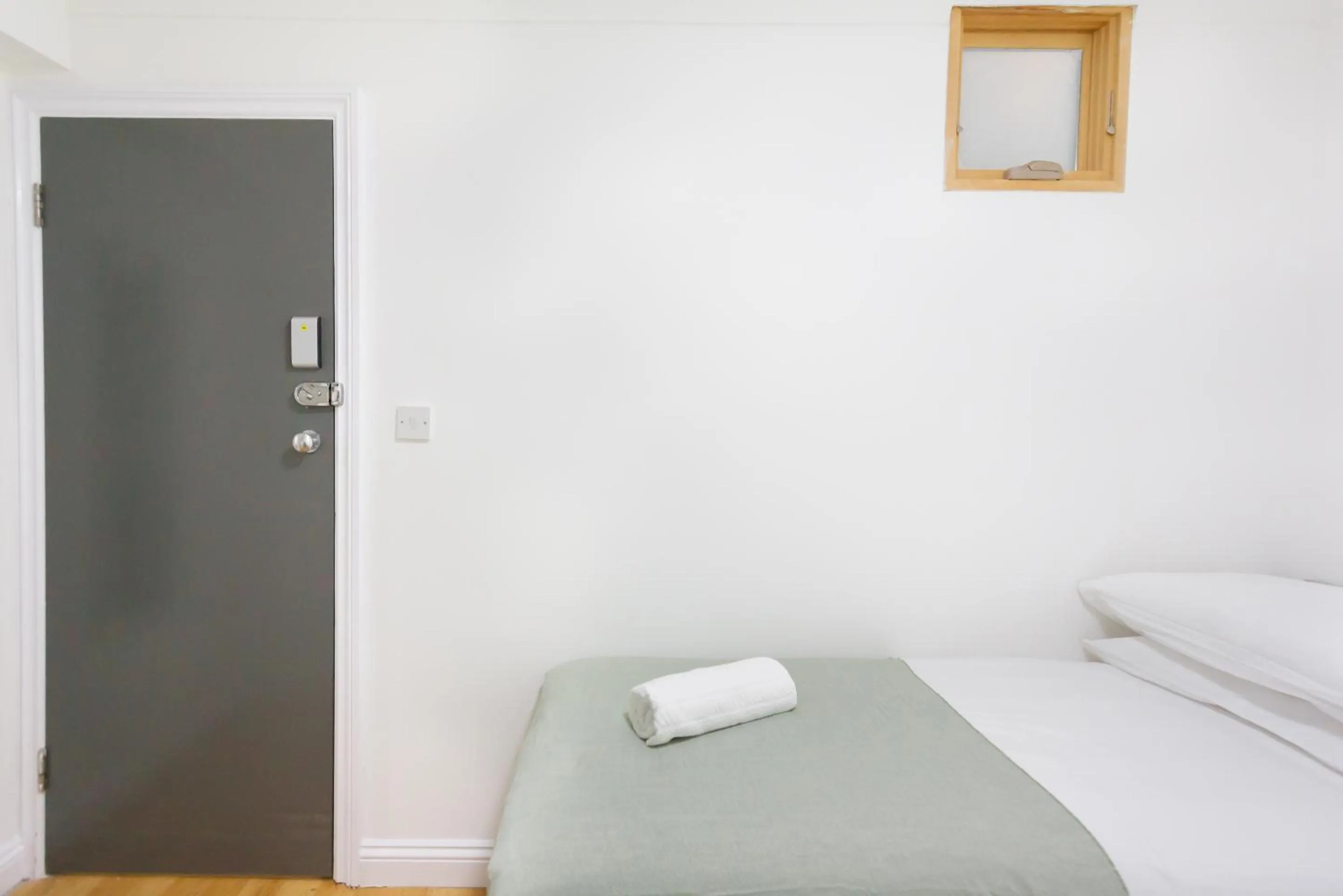 Bedroom, Bed in Studio9 Rooms - Next to Emirates Stadium - Budget Rooms with Shared Bathroom