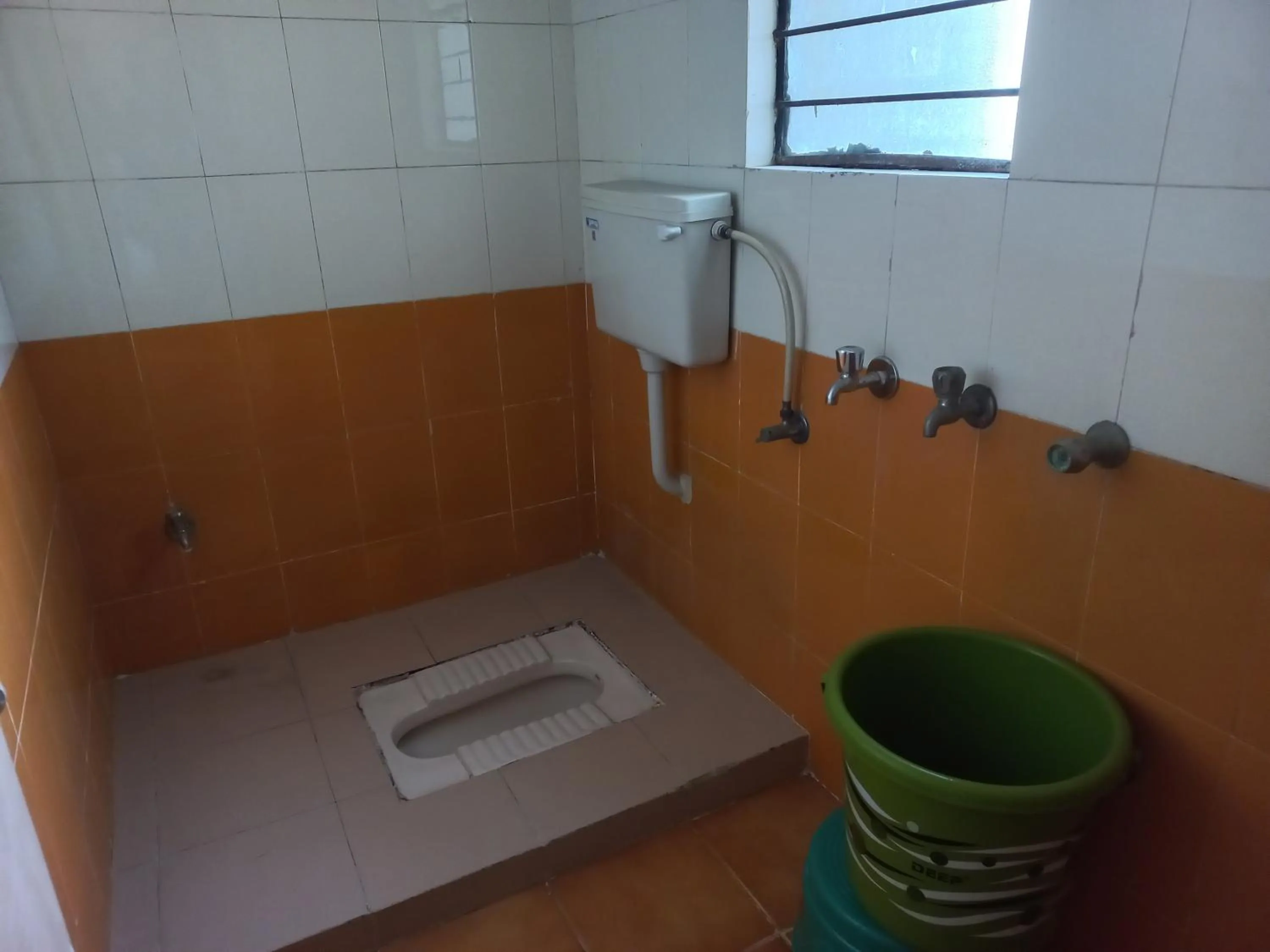 Toilet in Hotel Yatrik