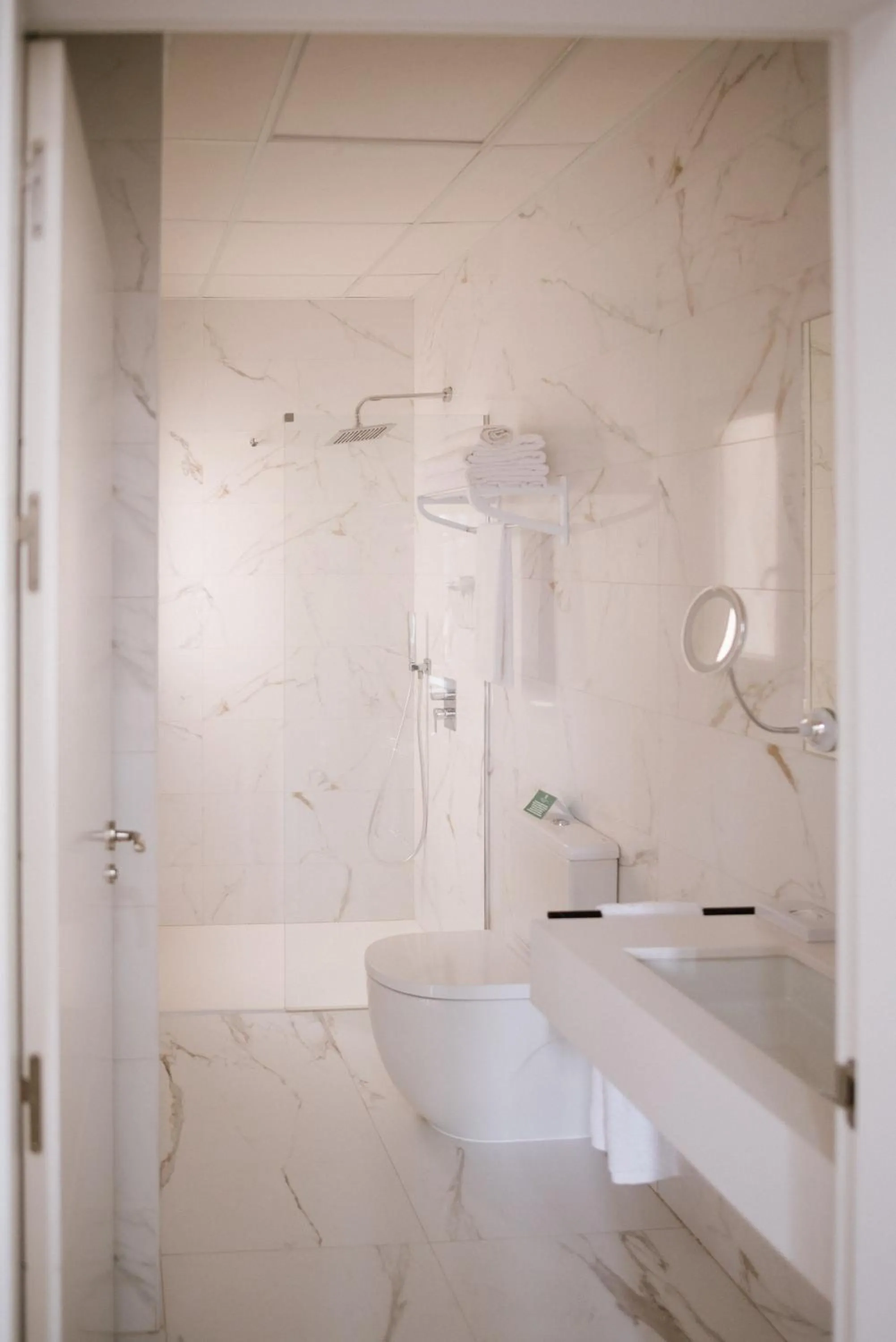 Shower in Hotel Melilla Centro