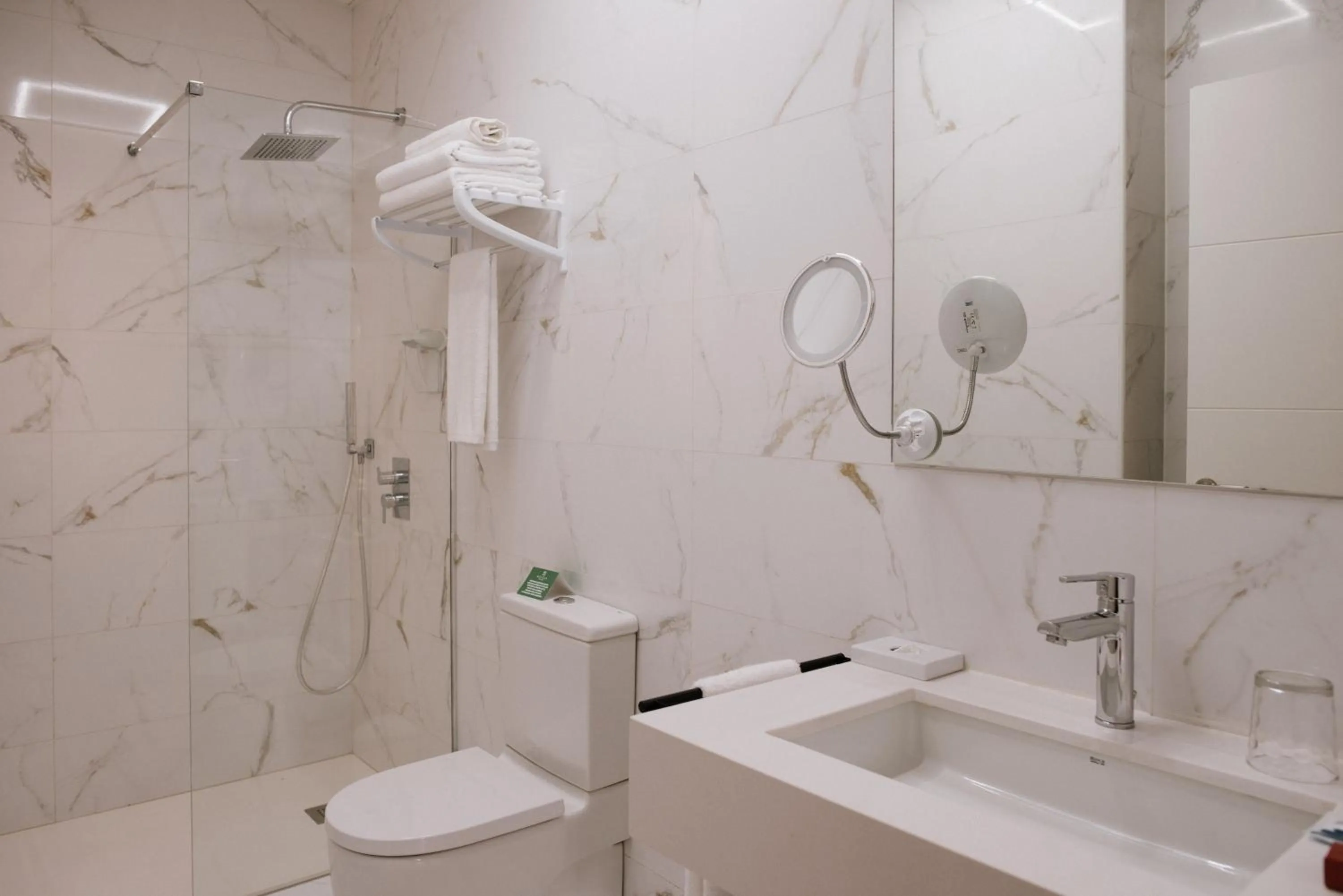 Shower in Hotel Melilla Centro