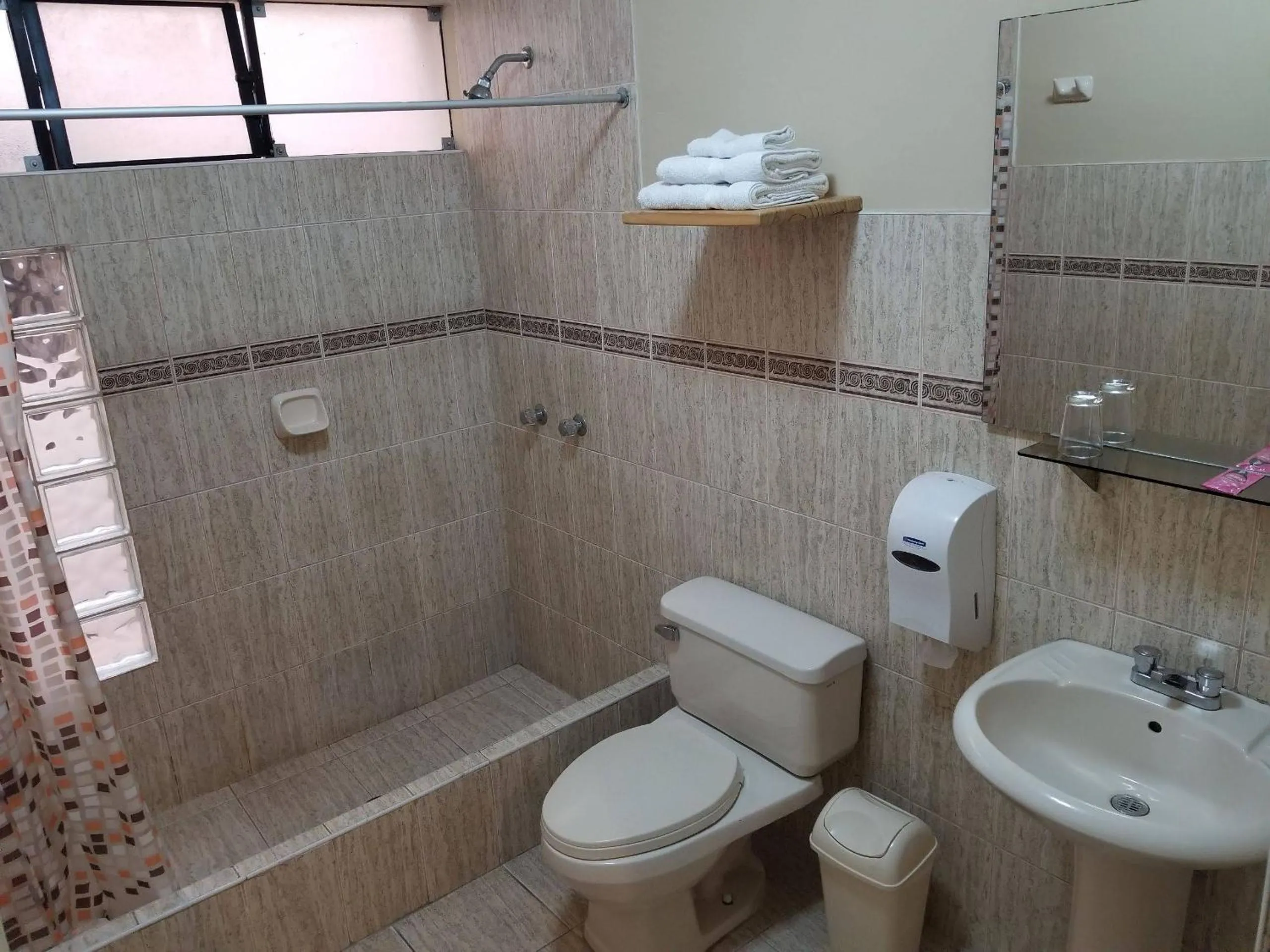 Bathroom in Hotel El Brujo Centro Histórico