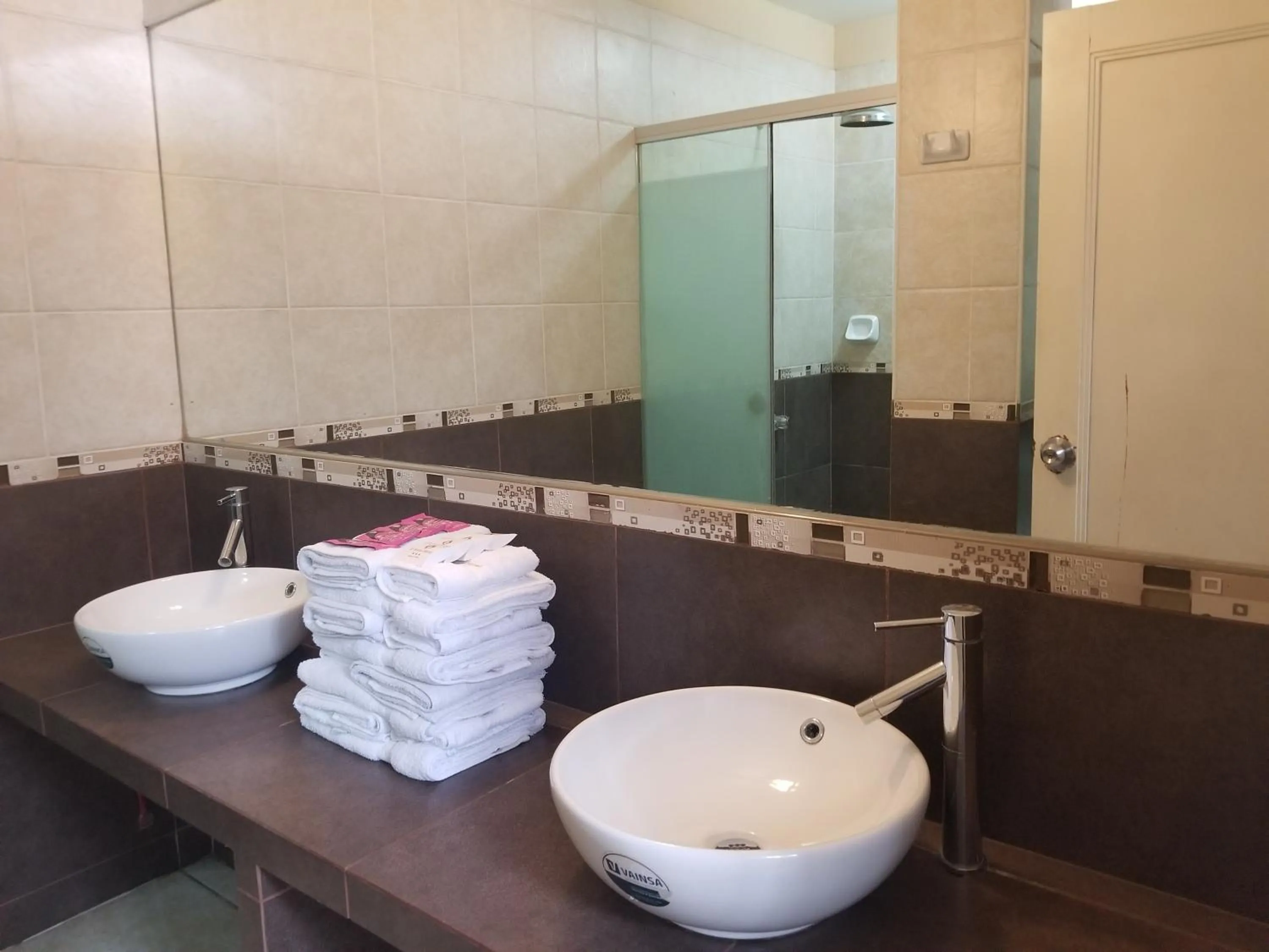 Bathroom in Hotel El Brujo Centro Histórico