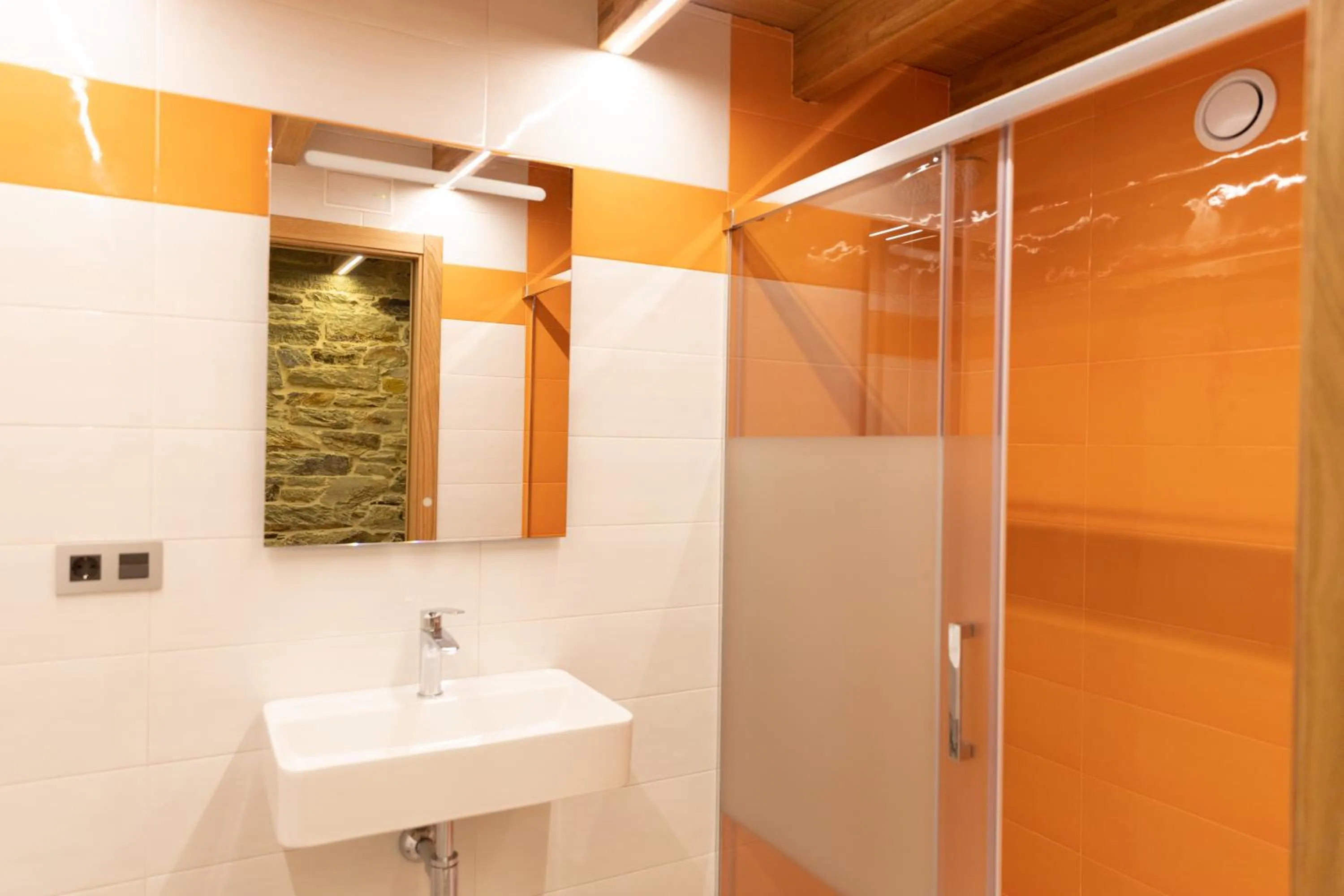 Shower in Hotel Casa da Luz