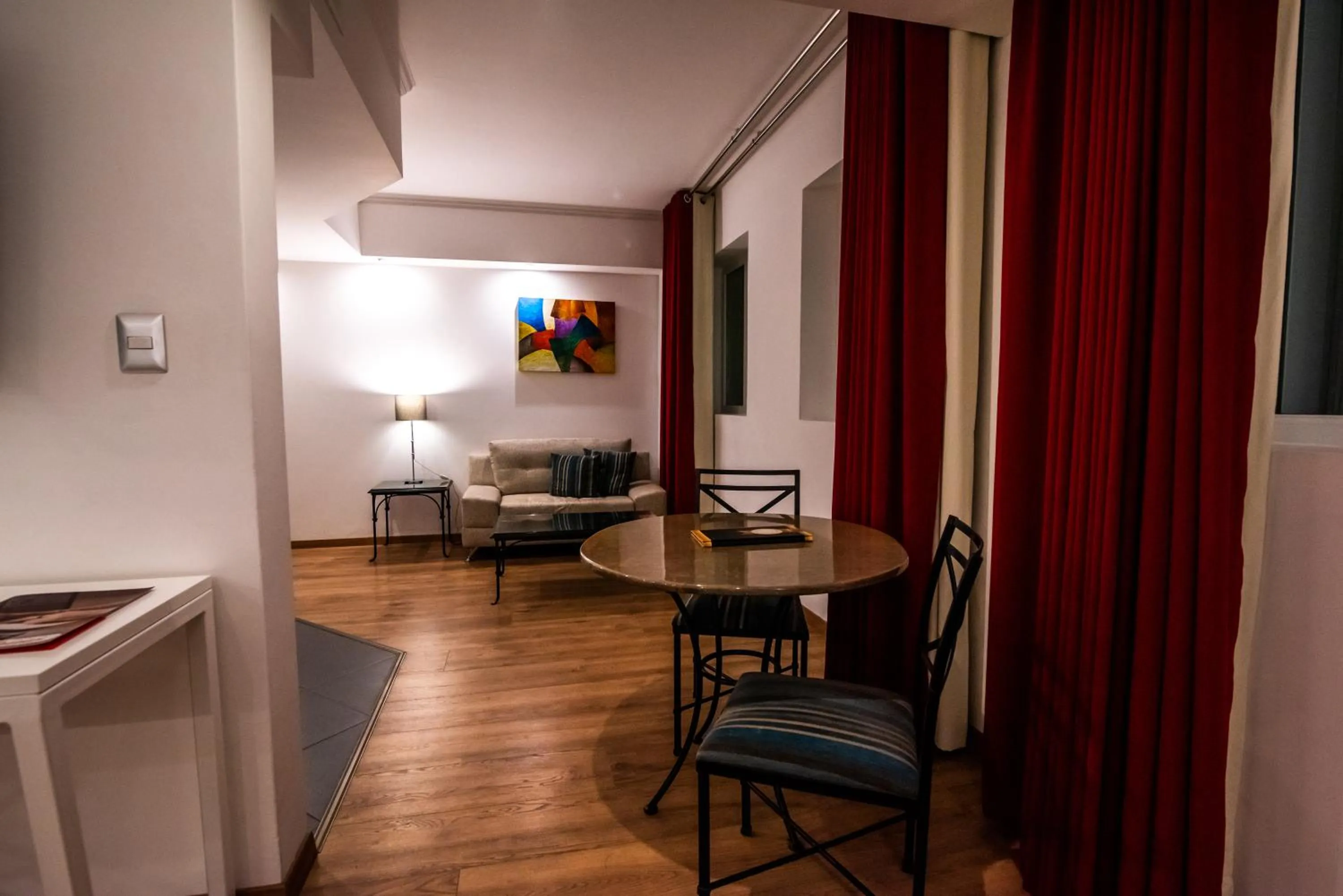 Dining area in El Polo Hotel & Suites