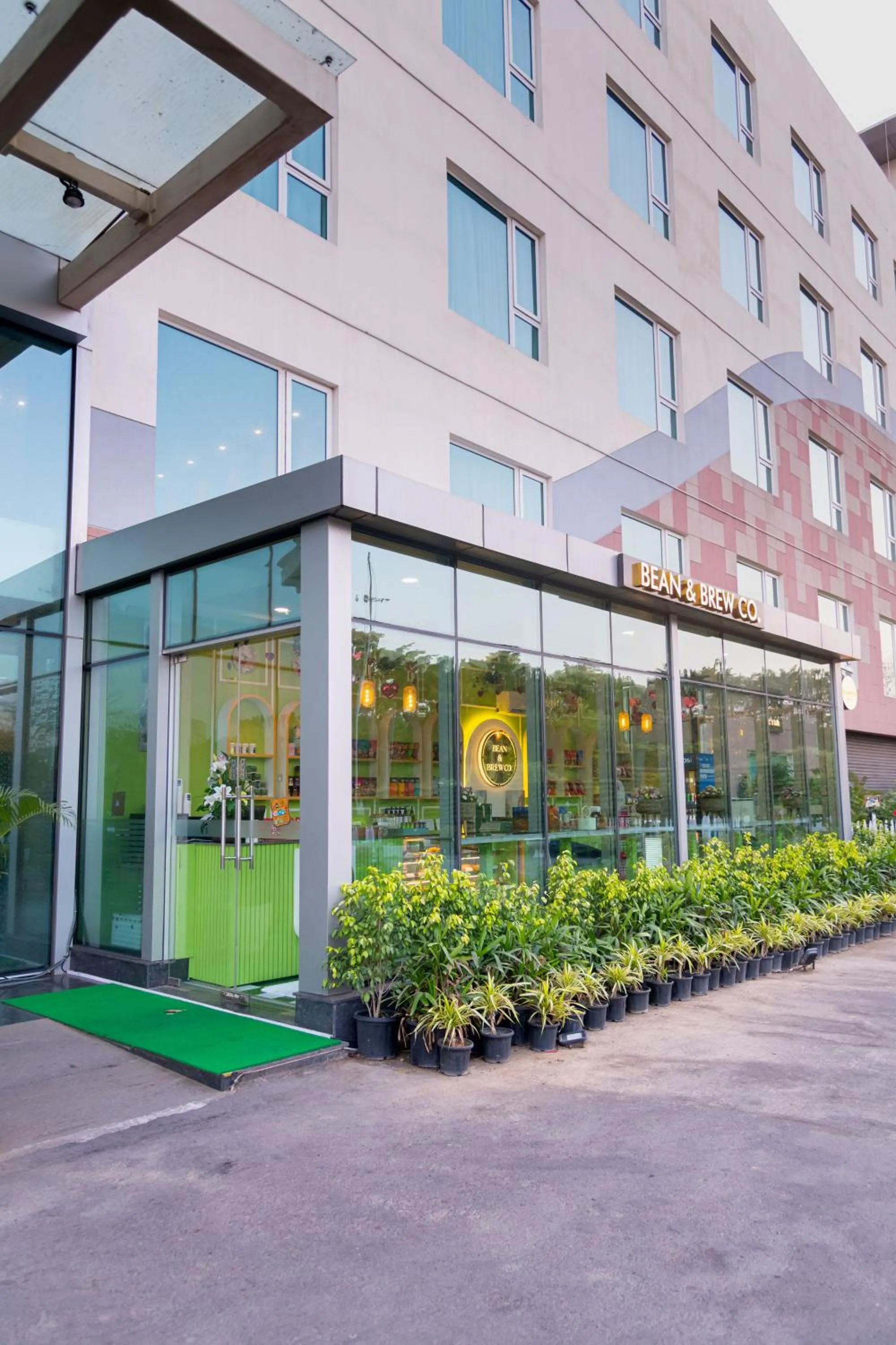 Restaurant/places to eat in ExpoInn Suites and Convention