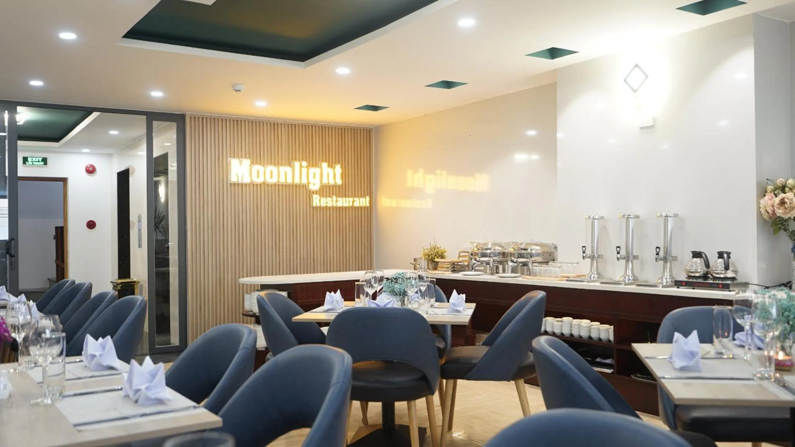 Restaurant/places to eat in Moonlight Nha Trang Hotel