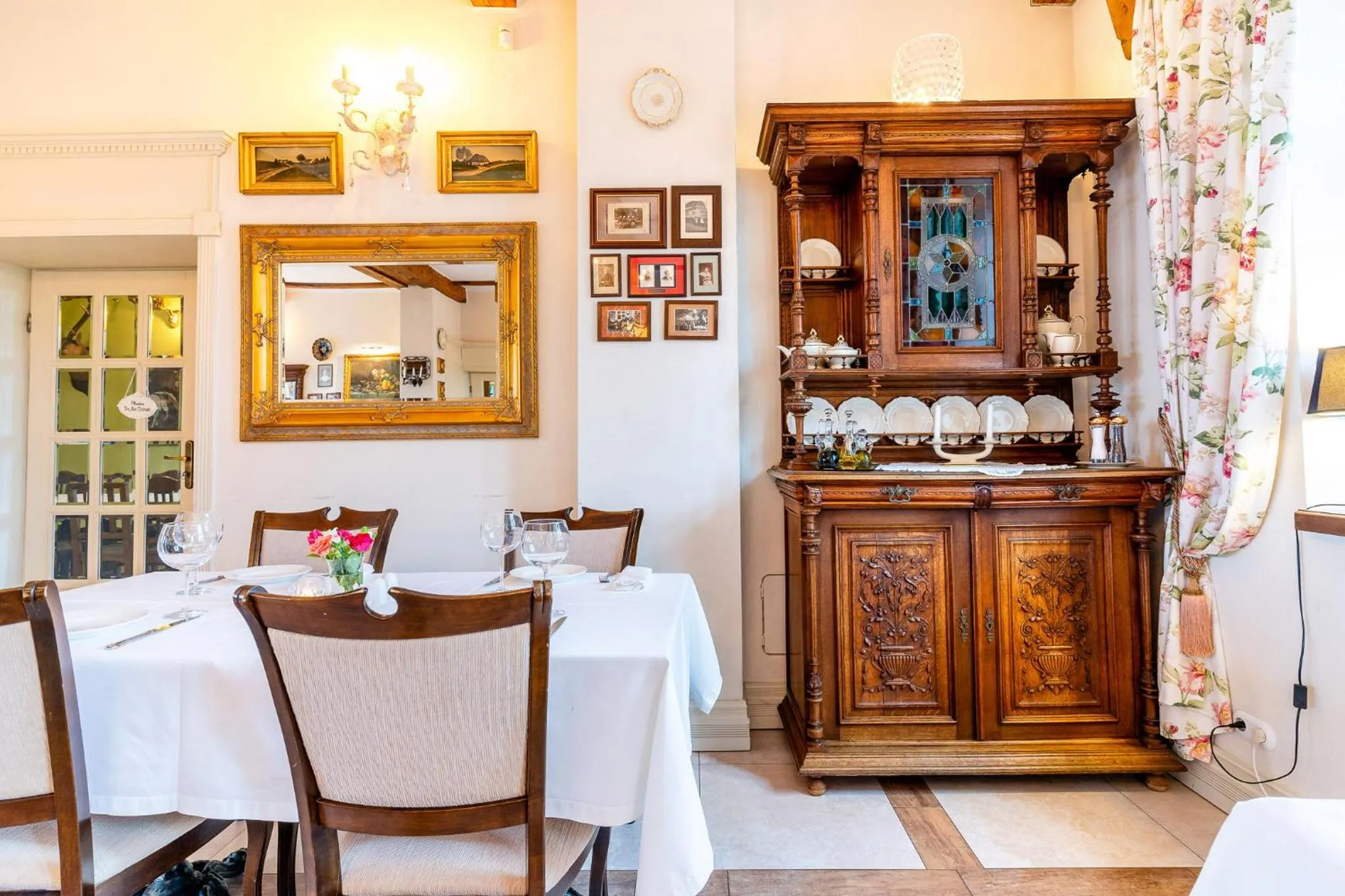 Restaurant/places to eat in Folwark Karczemka