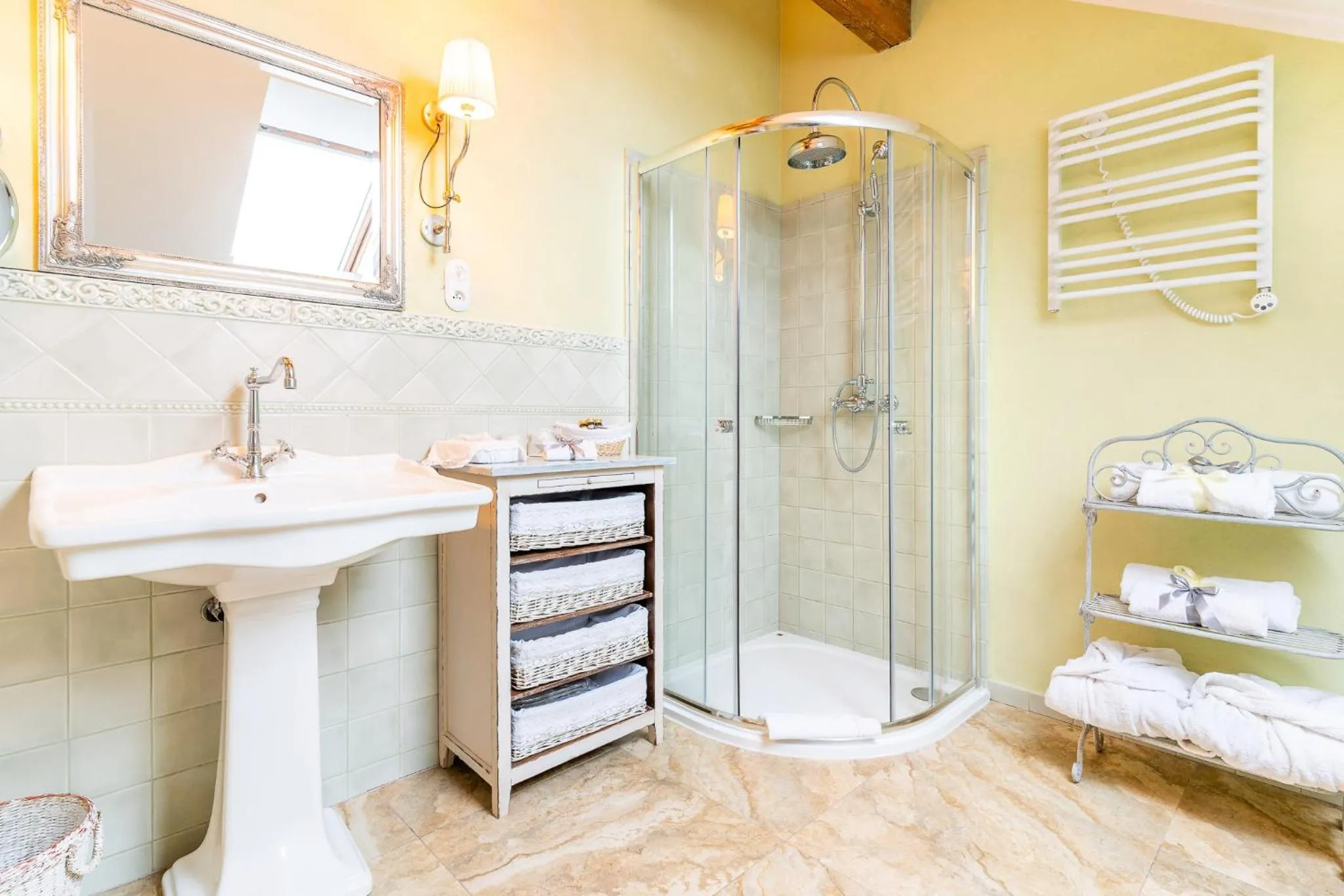 Shower in Folwark Karczemka