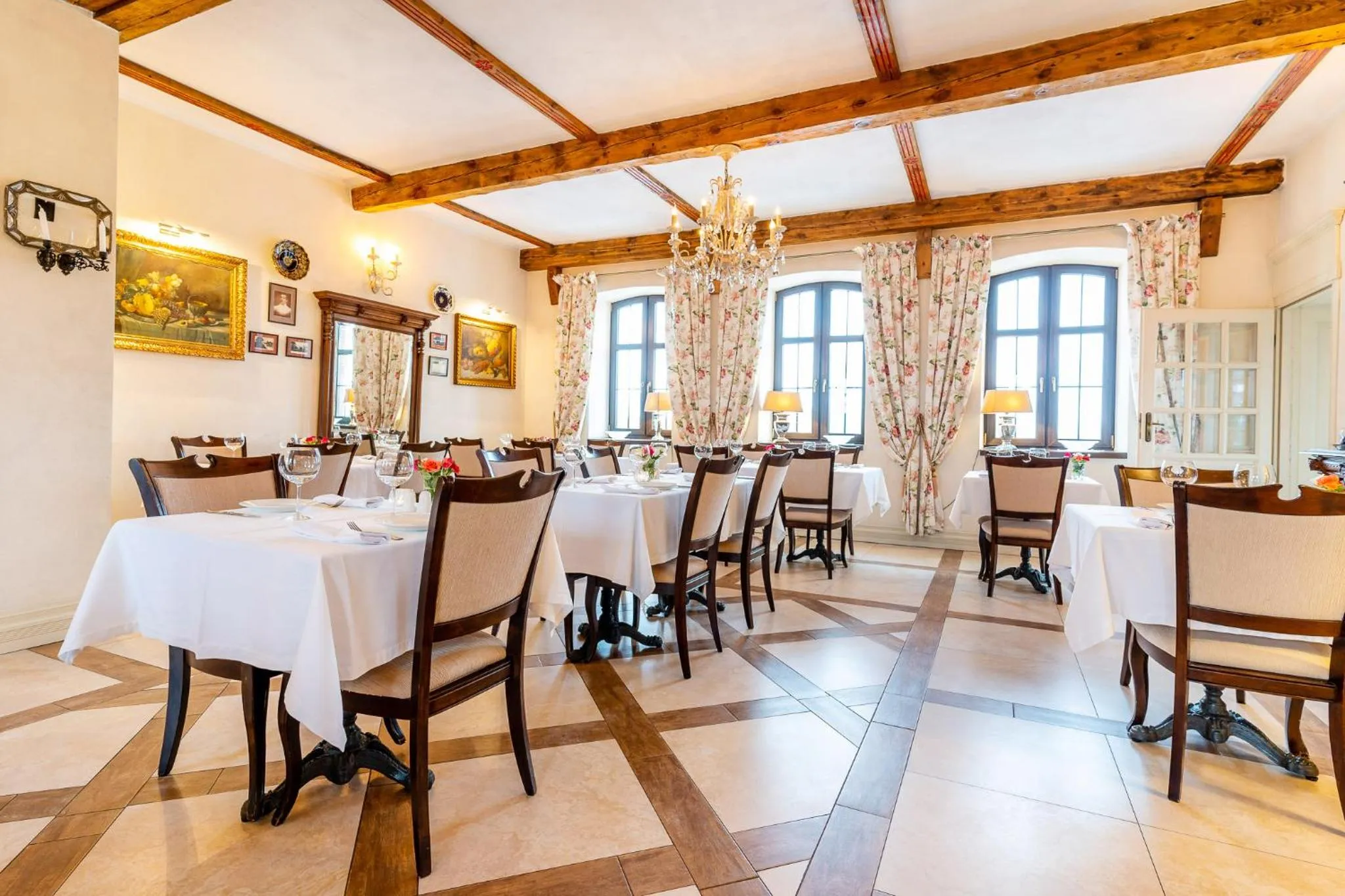 Restaurant/places to eat in Folwark Karczemka